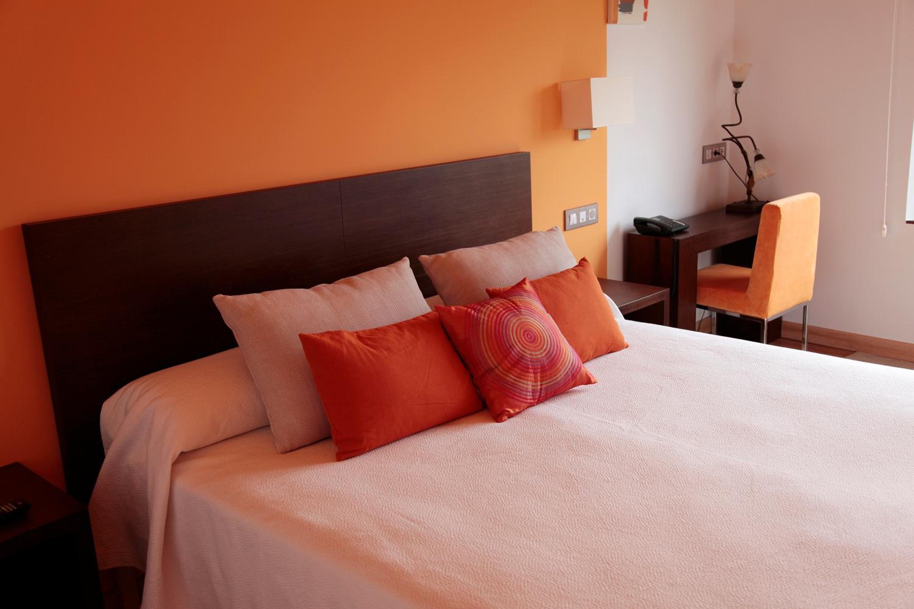 Double or Twin Room - Photo 6