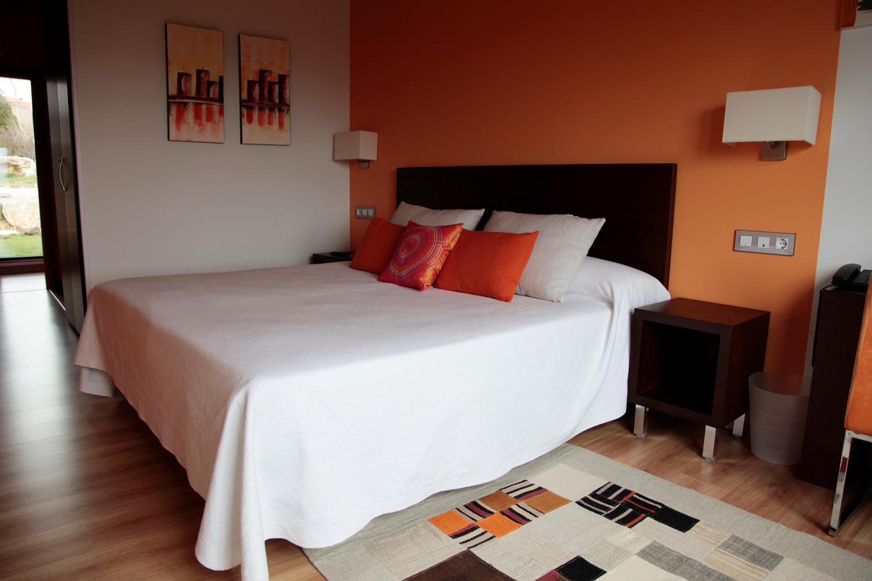 Double or Twin Room - Photo 3