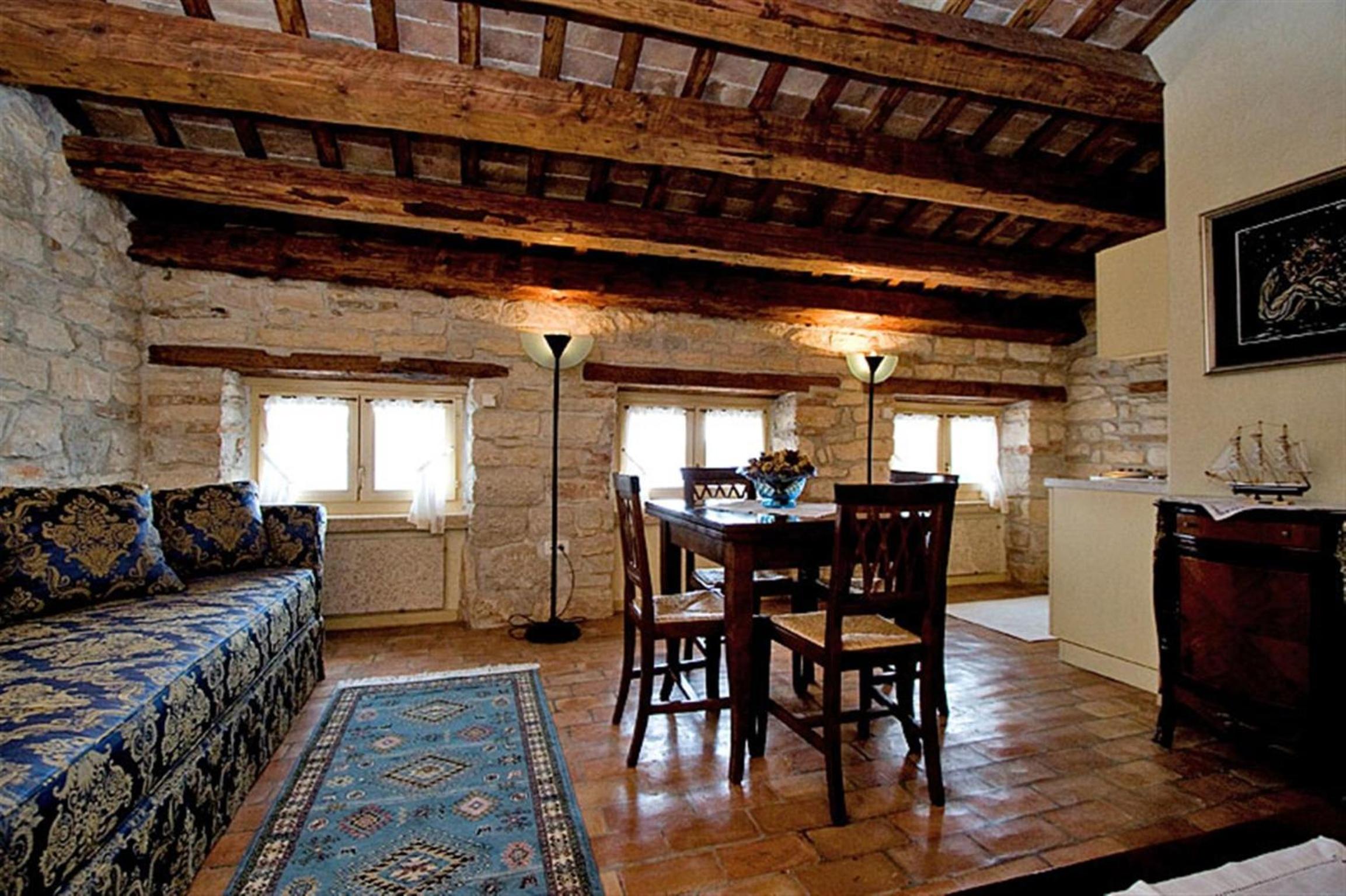 One-Bedroom Apartment with Sea View - Attic - Photo 11