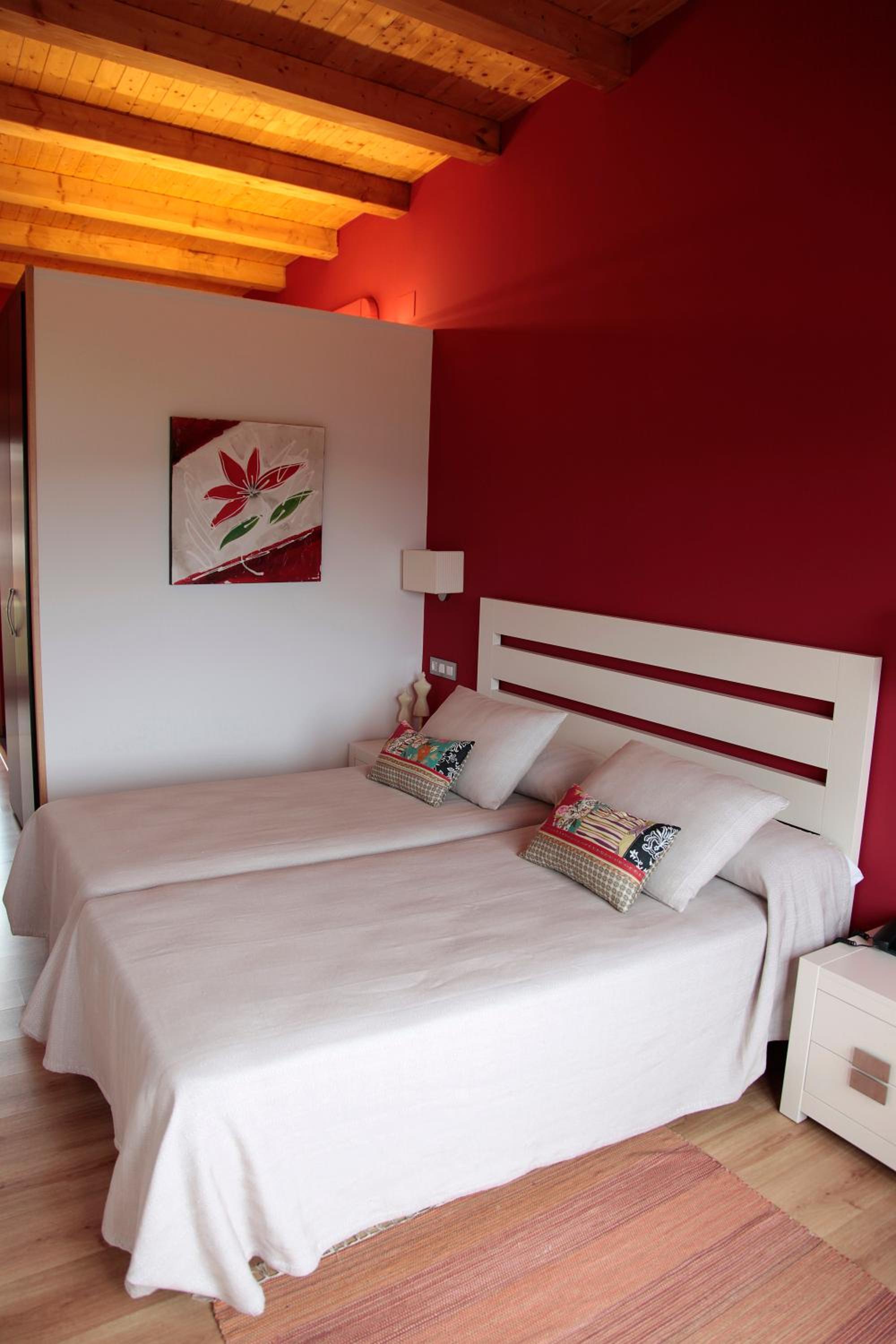 Double or Twin Room - Photo 10