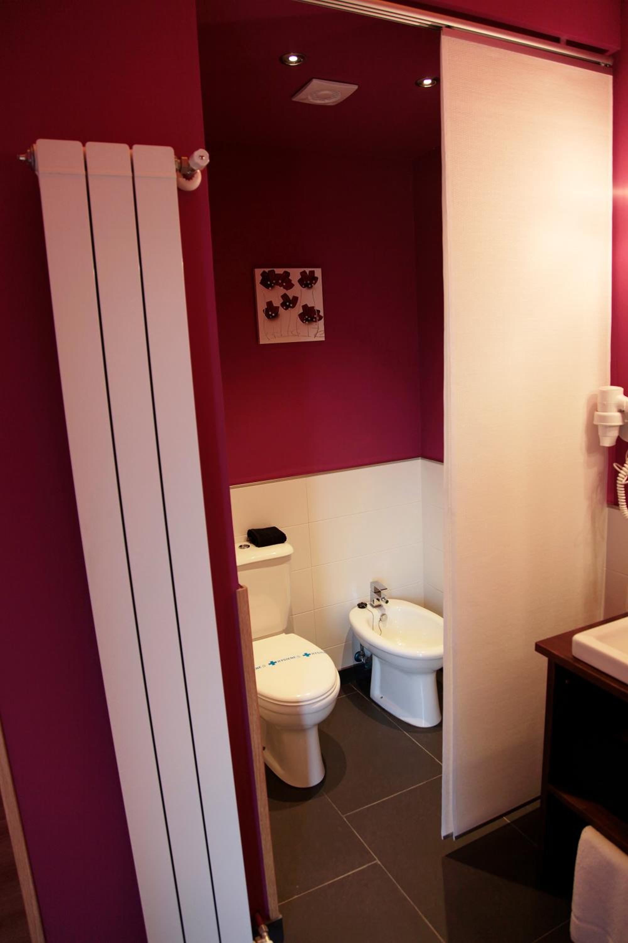 Double or Twin Room - Photo 11
