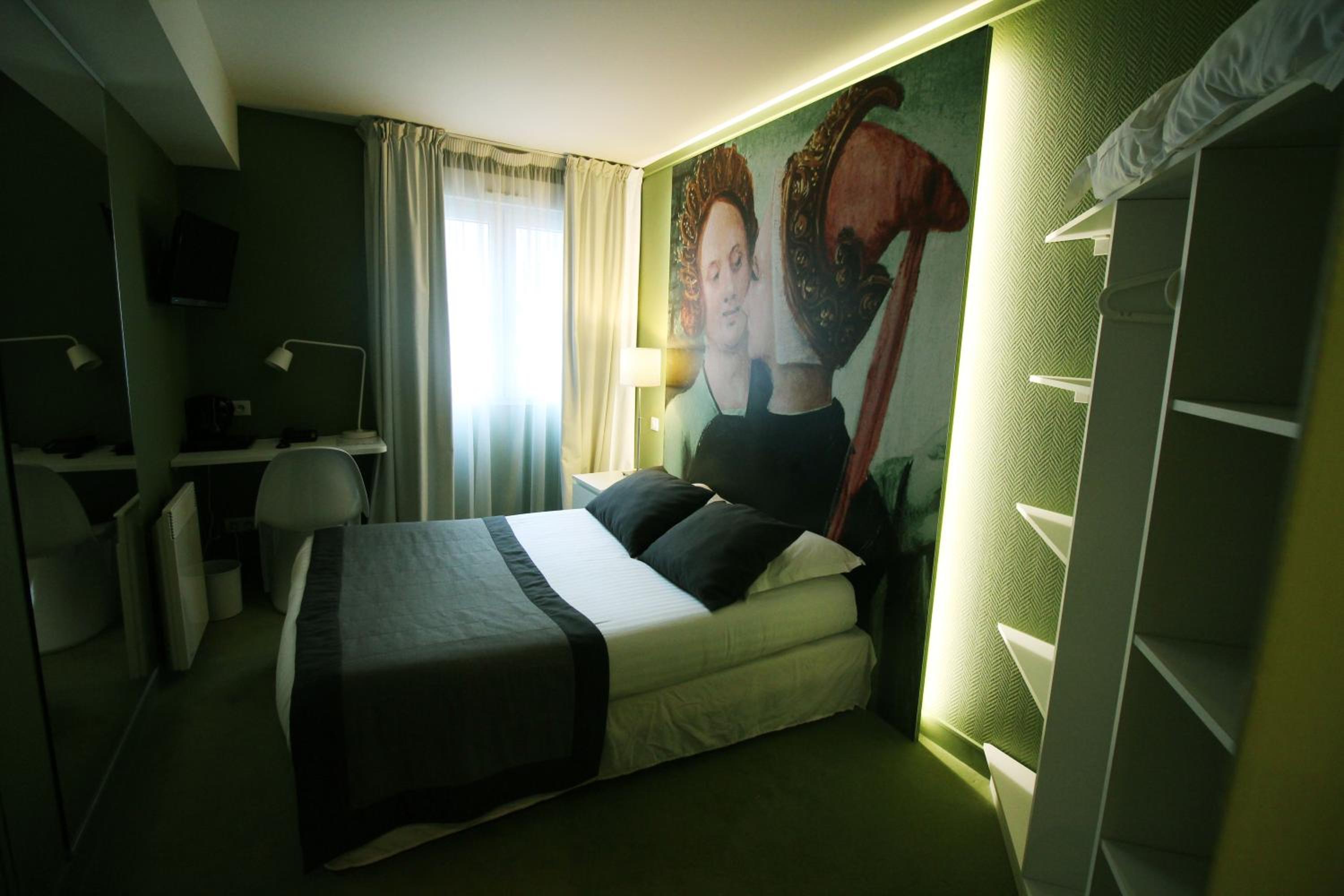 Standard Double Room photo 2