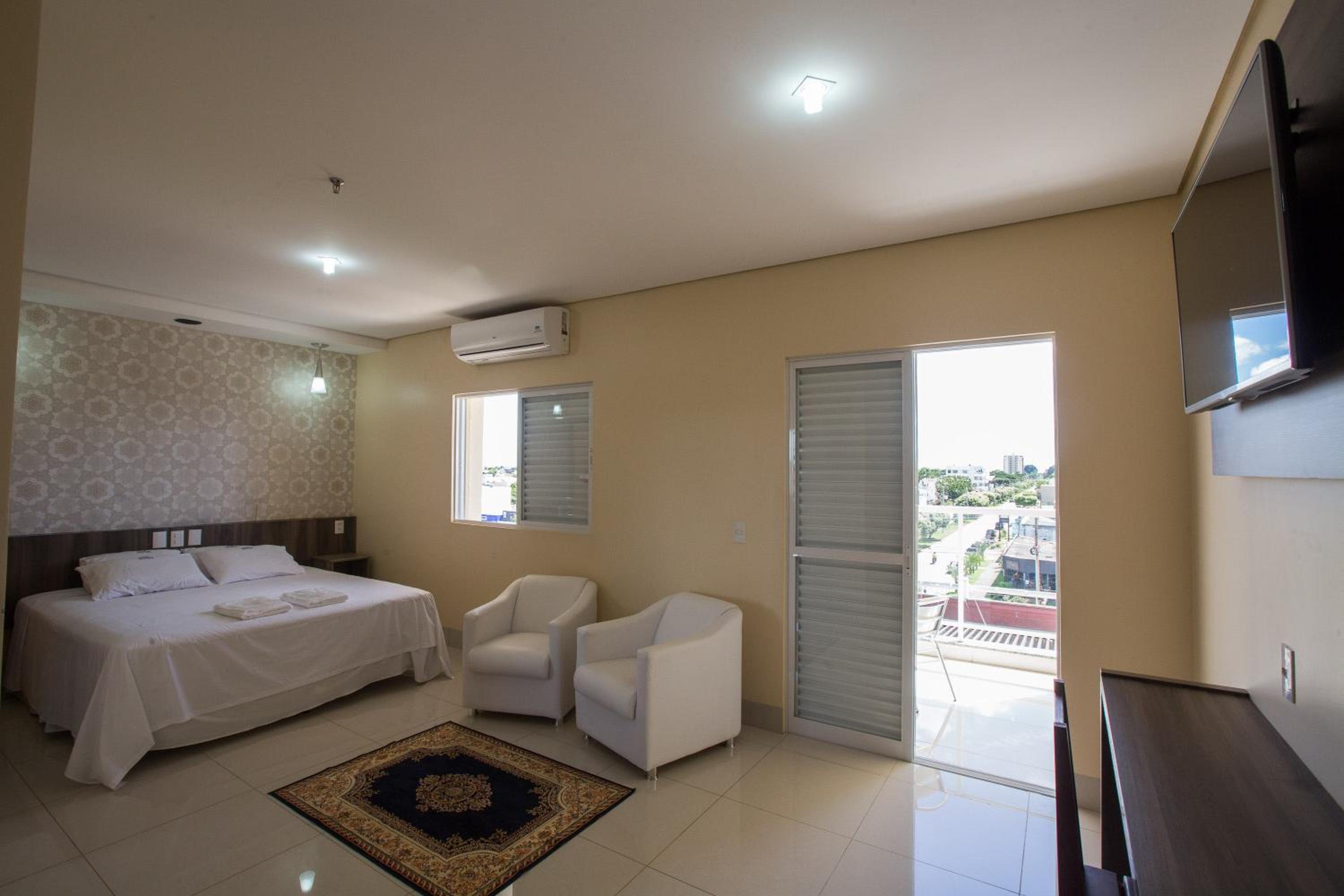 Deluxe Suite with Spa Bath photo 2