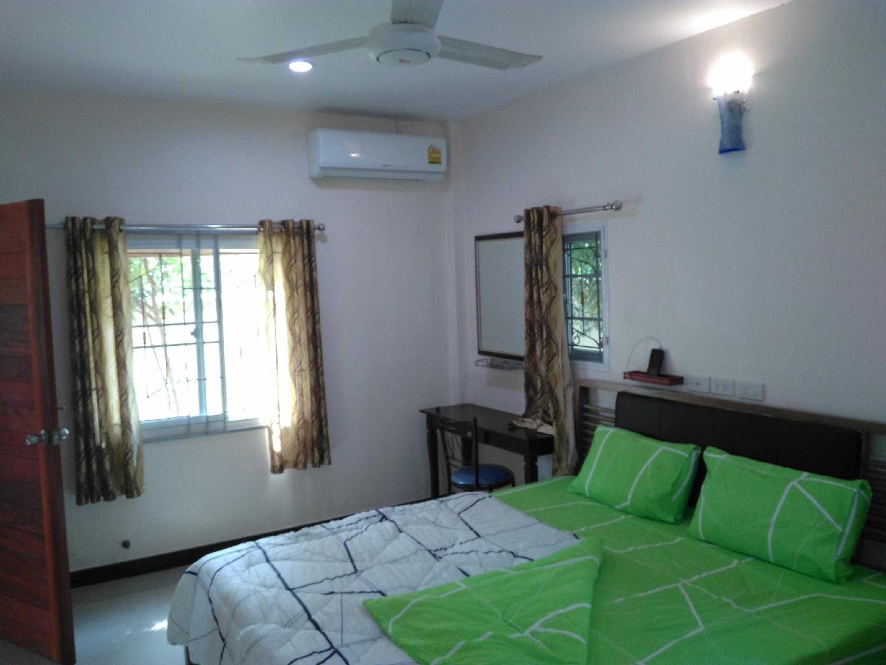 Three-Bedroom Villa photo 2