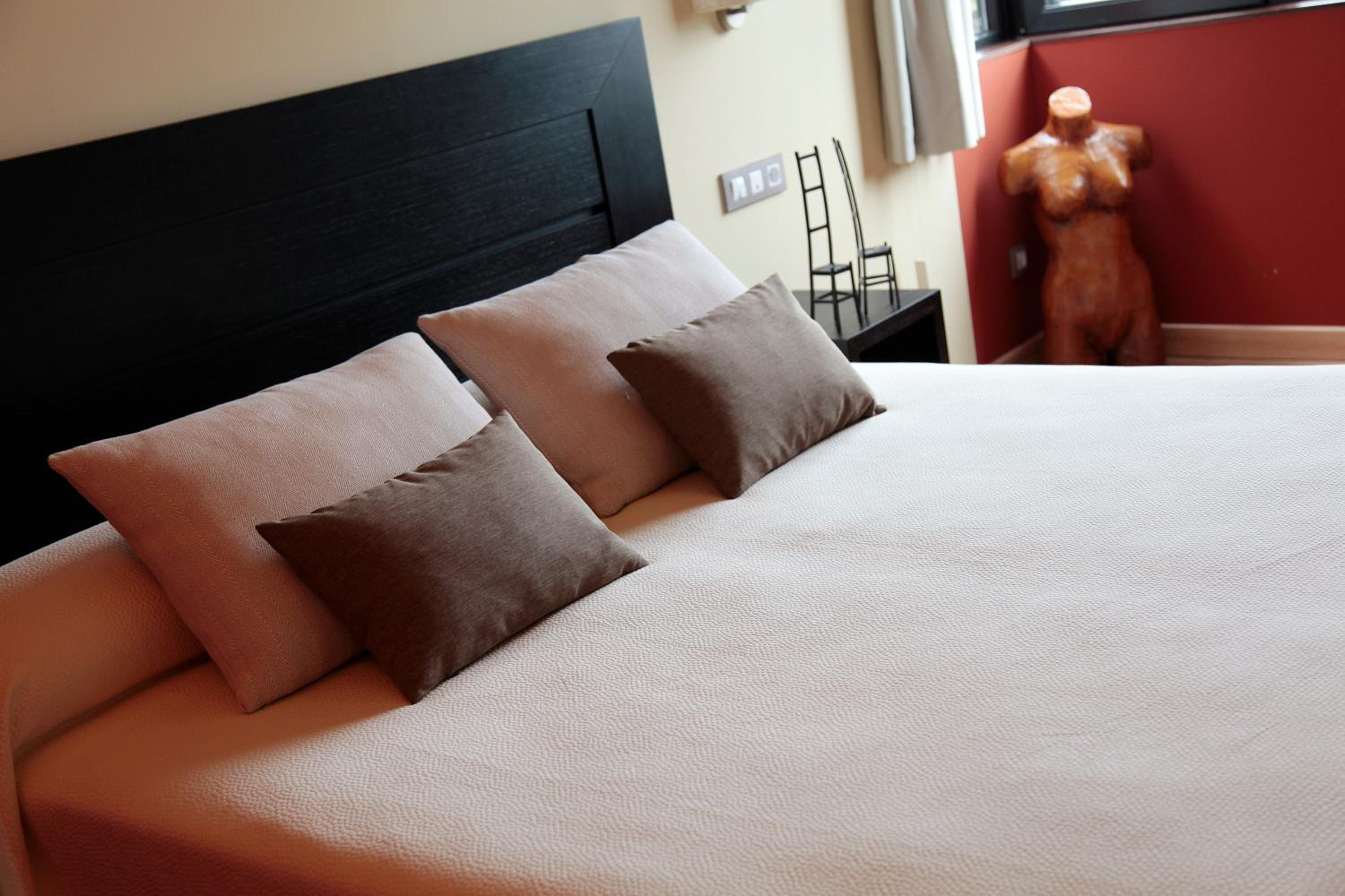 Double or Twin Room - Photo 1