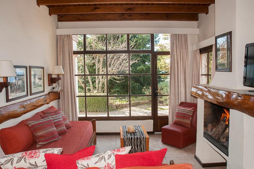 Two-Bedroom Bungalow (Standard) photo 3