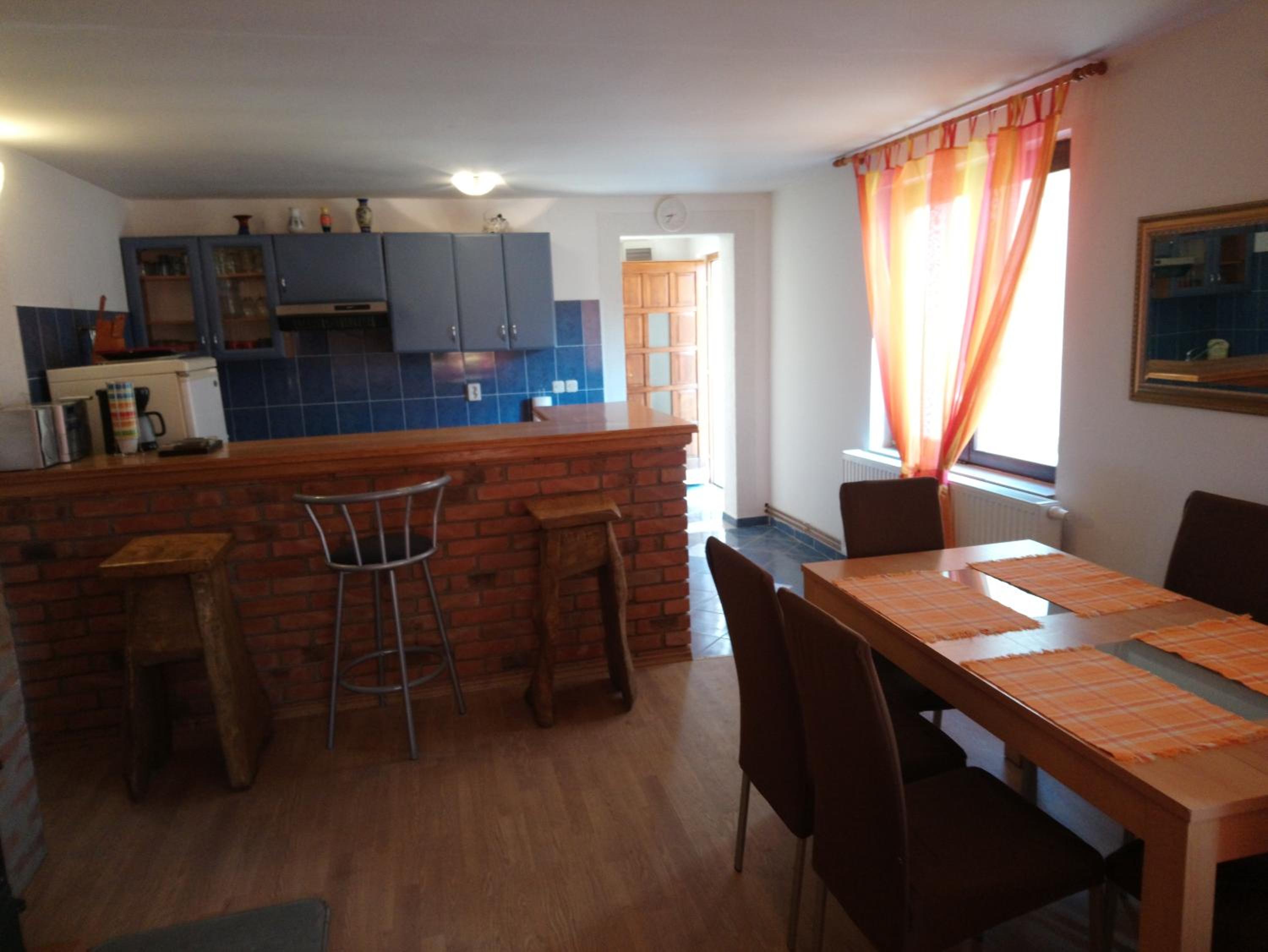 Apartment photo 3