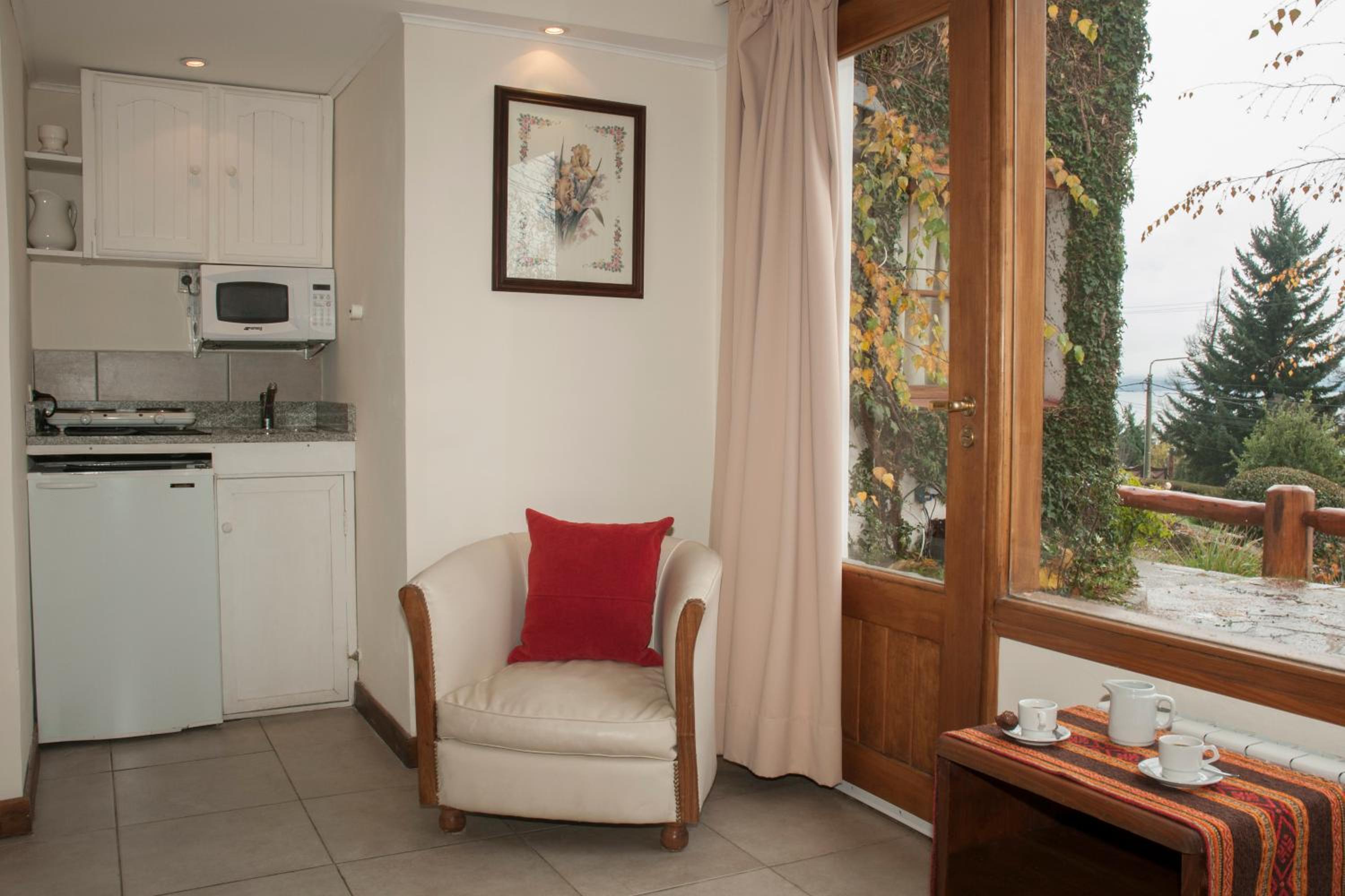 Studio Apartment photo 1