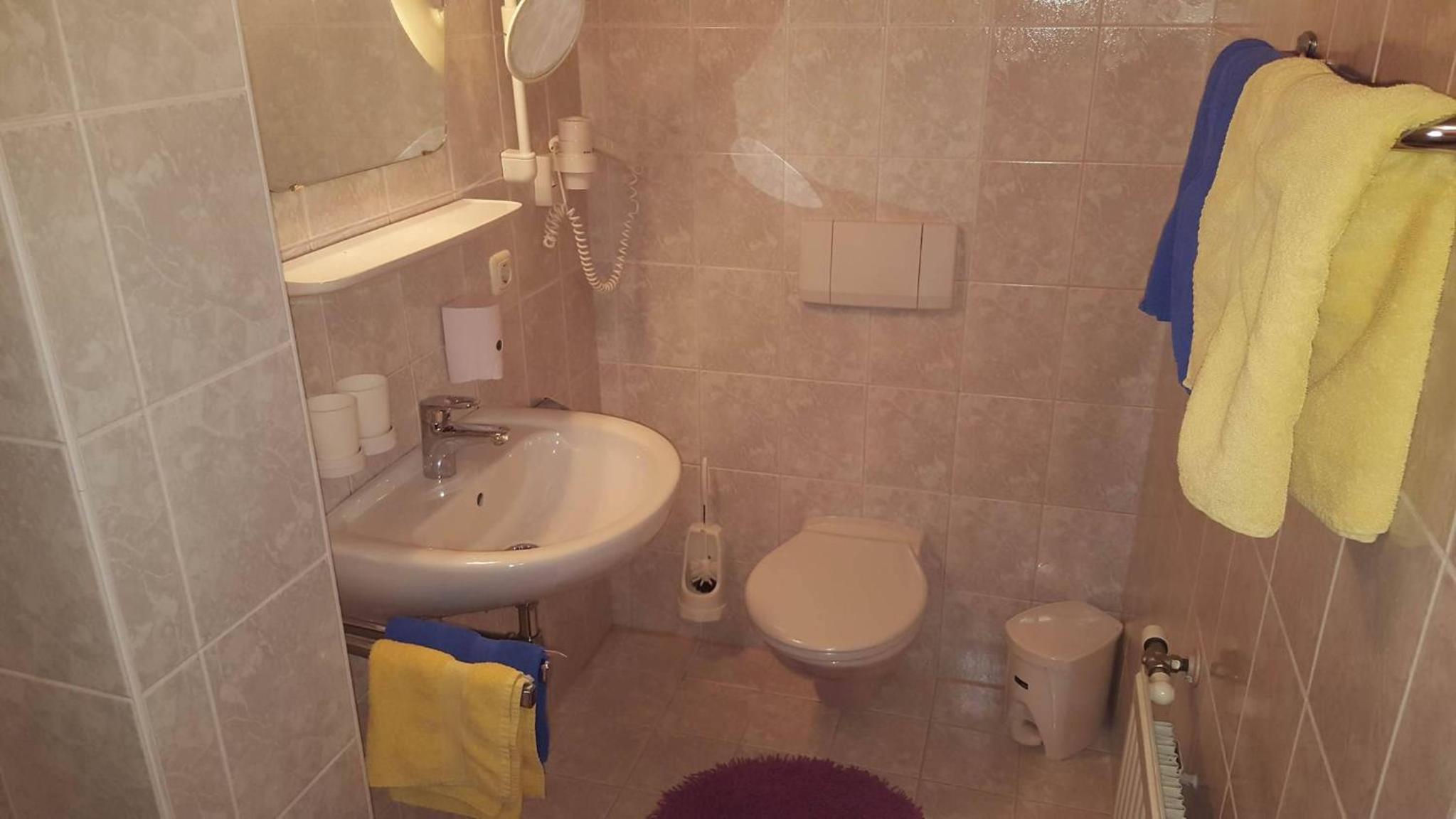 Double Room - Photo 5