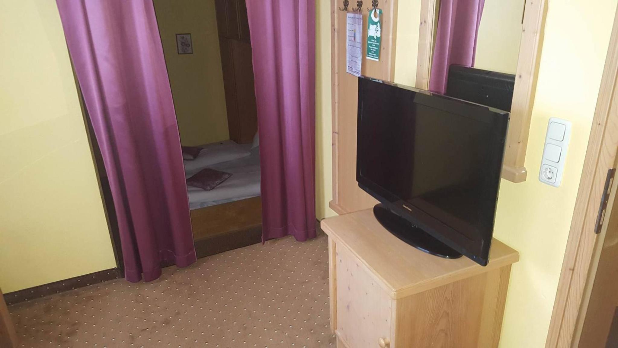 Family Room - Photo 3