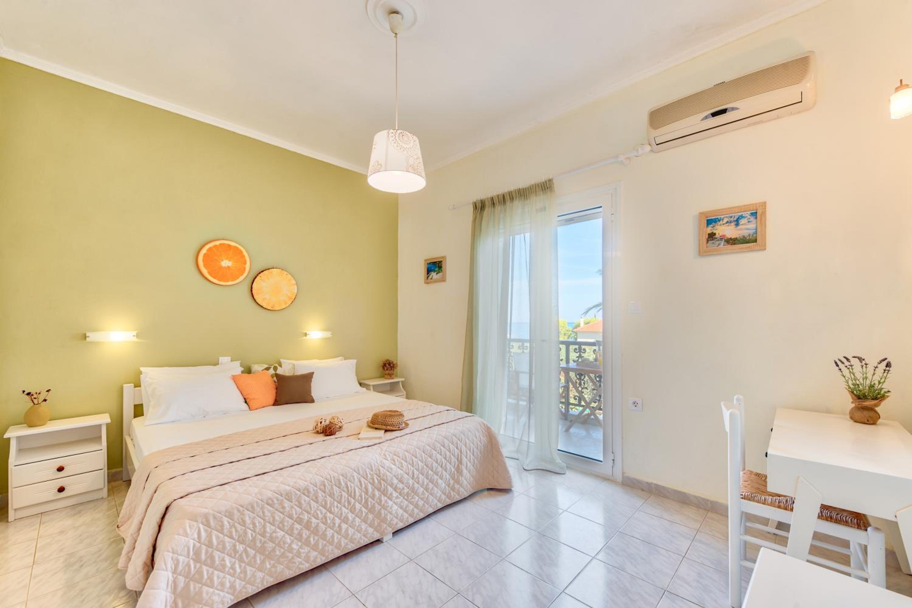 Suite with Garden View photo 1
