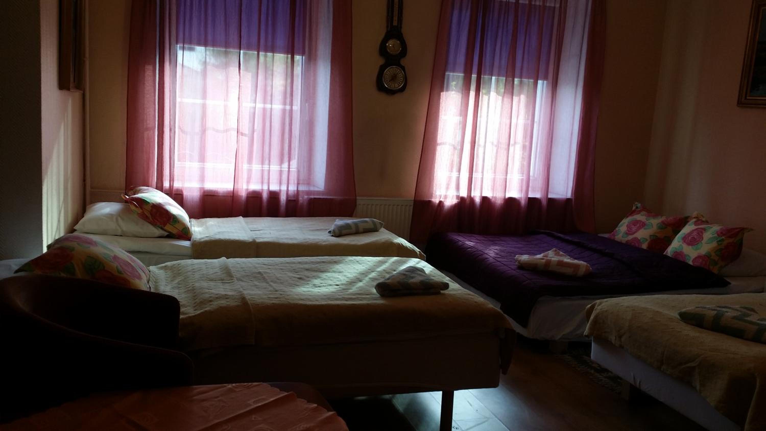 Family Room with Private Bathroom - Photo 1