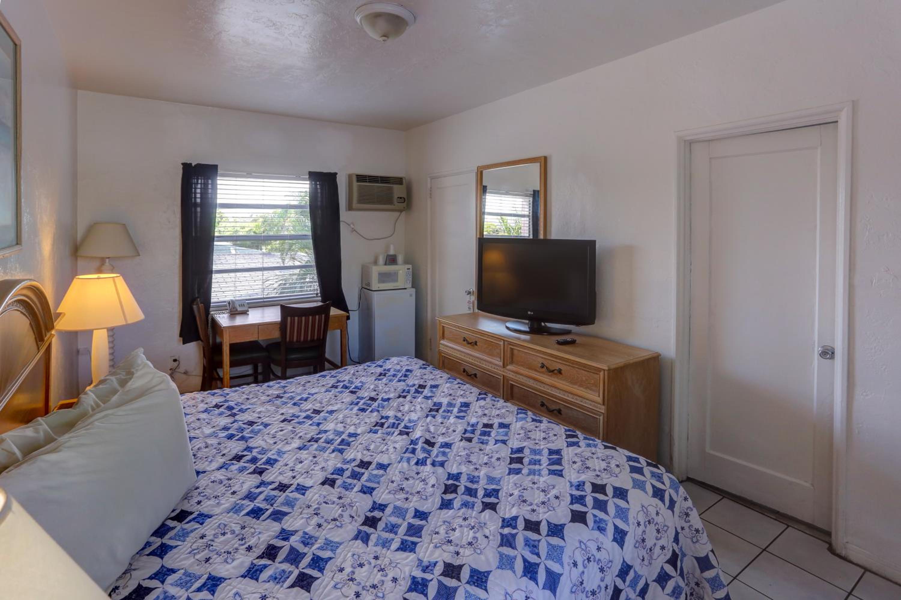 Standard Double Room - Photo 4