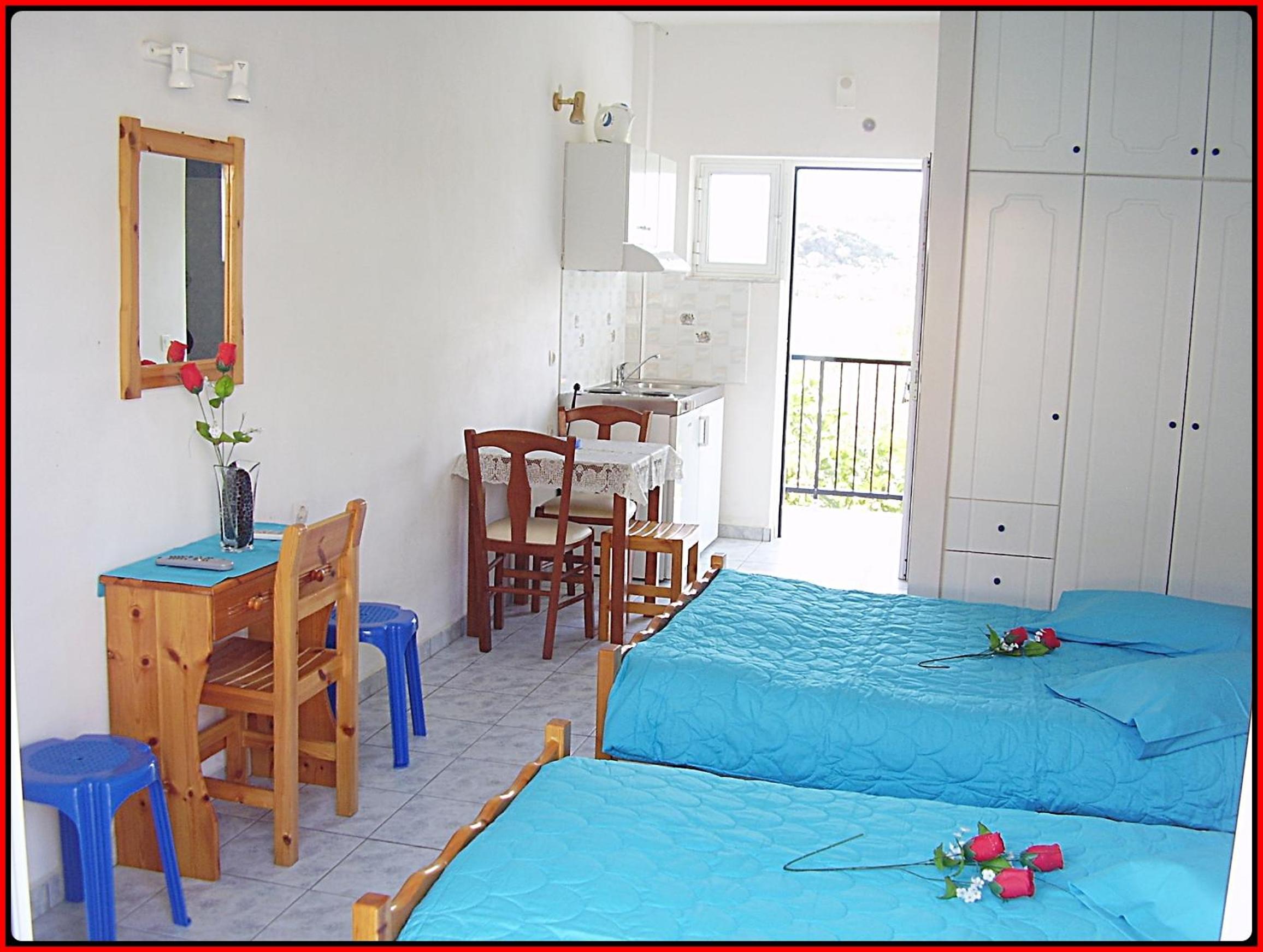 Studio (3 Adults)