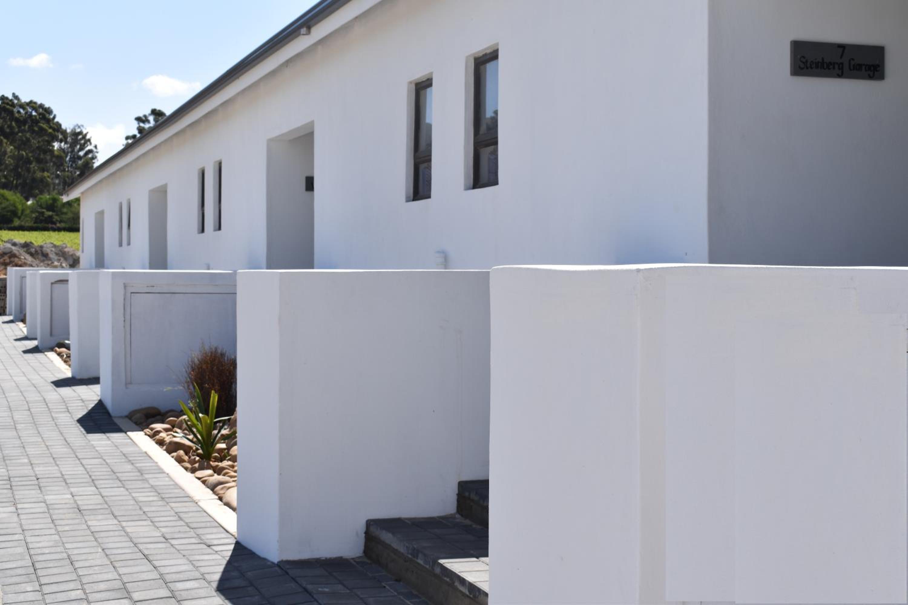 Double or Twin Room with Balcony - Photo 22
