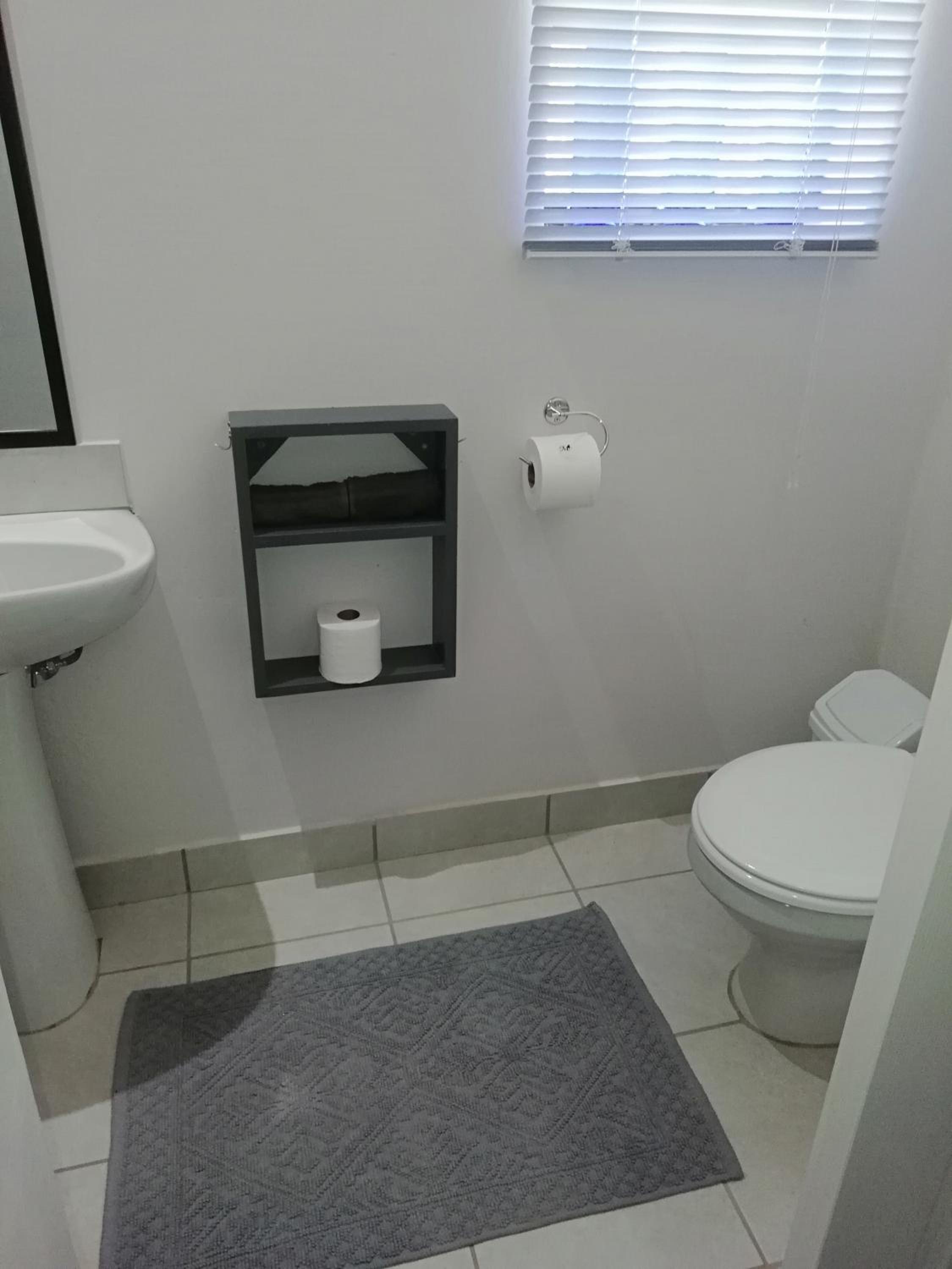 Double or Twin Room with Balcony - Photo 3