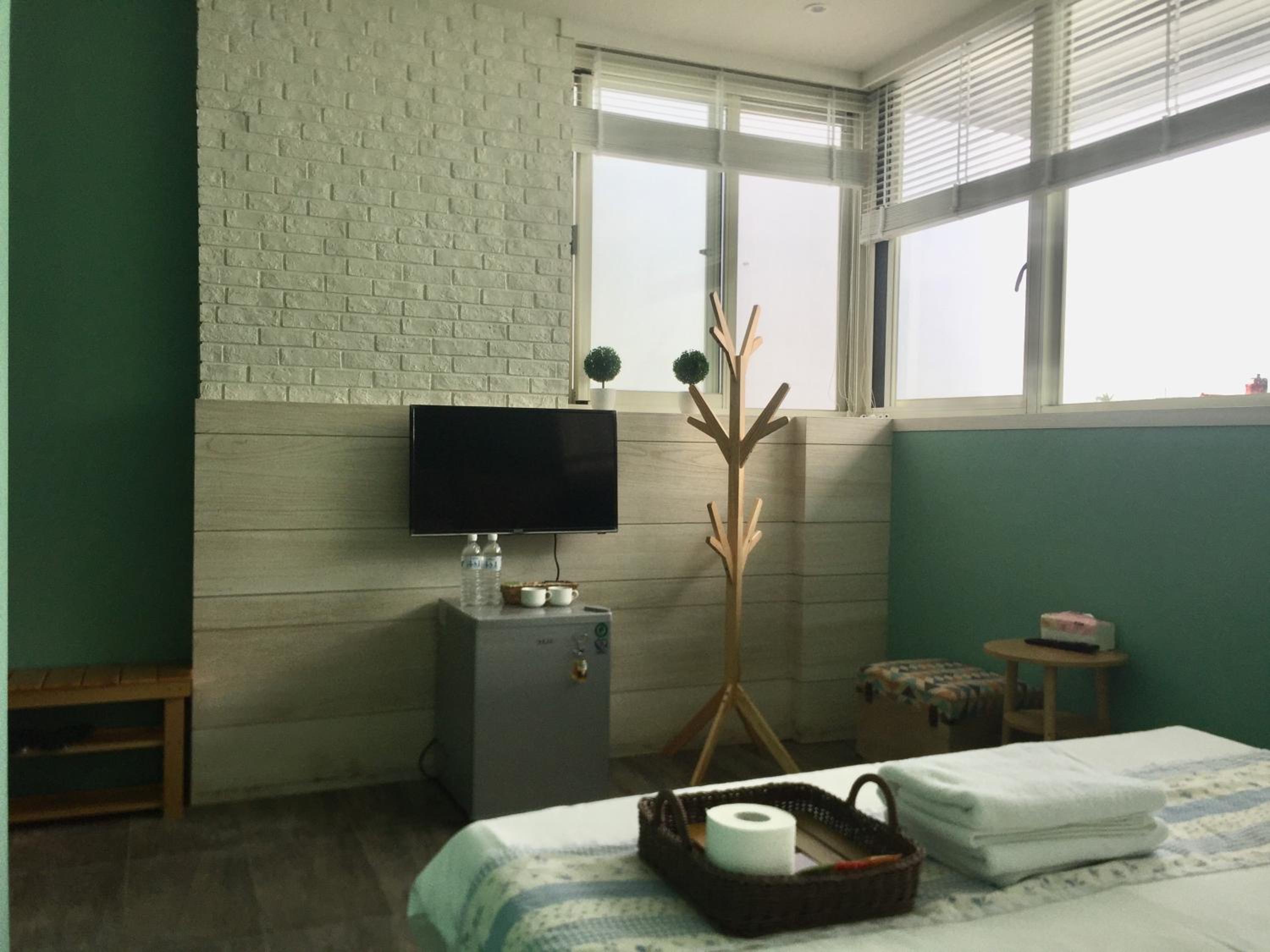 Budget Double Room With City View - Photo 2