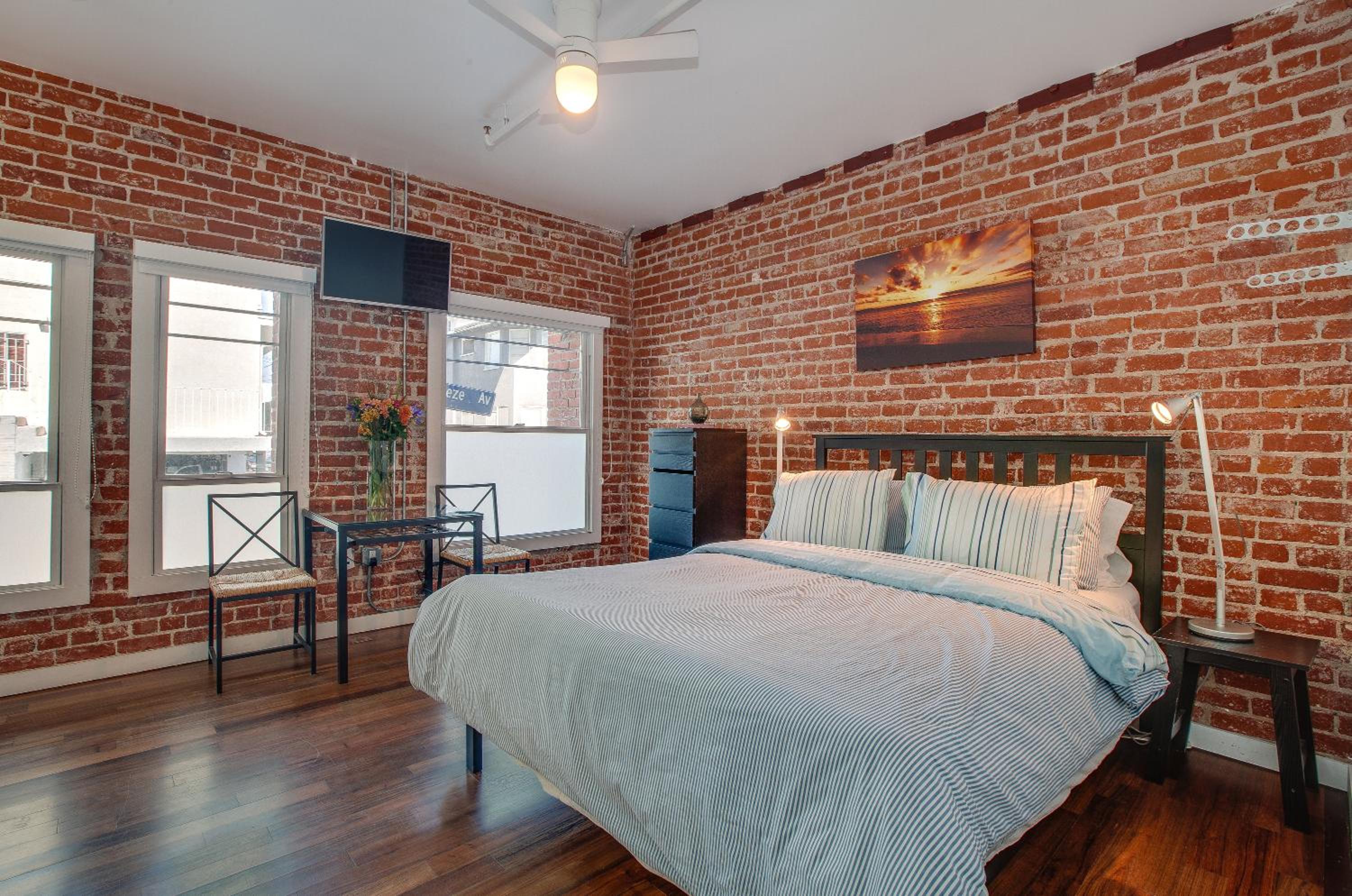 Studio Suite, Street View