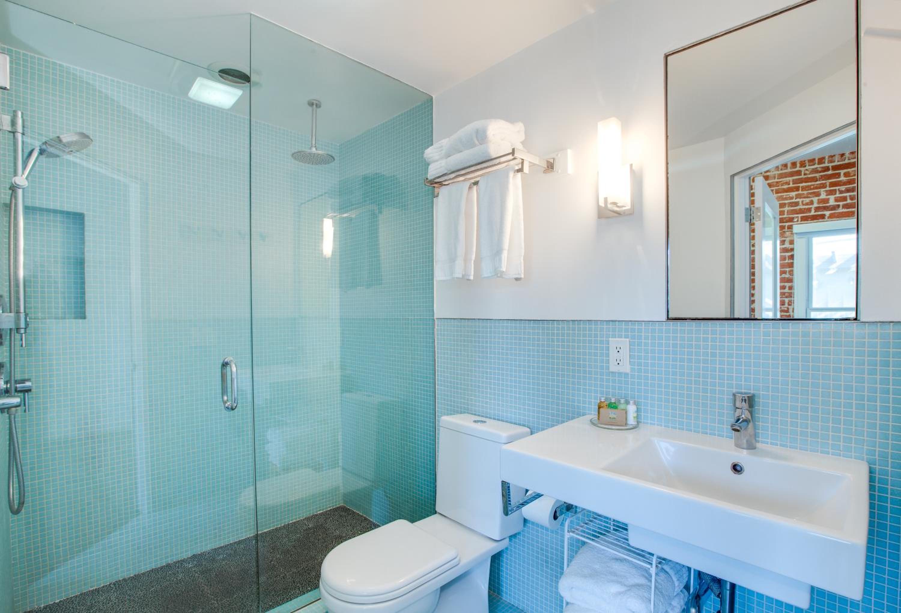 One Bedroom Suite, Street View