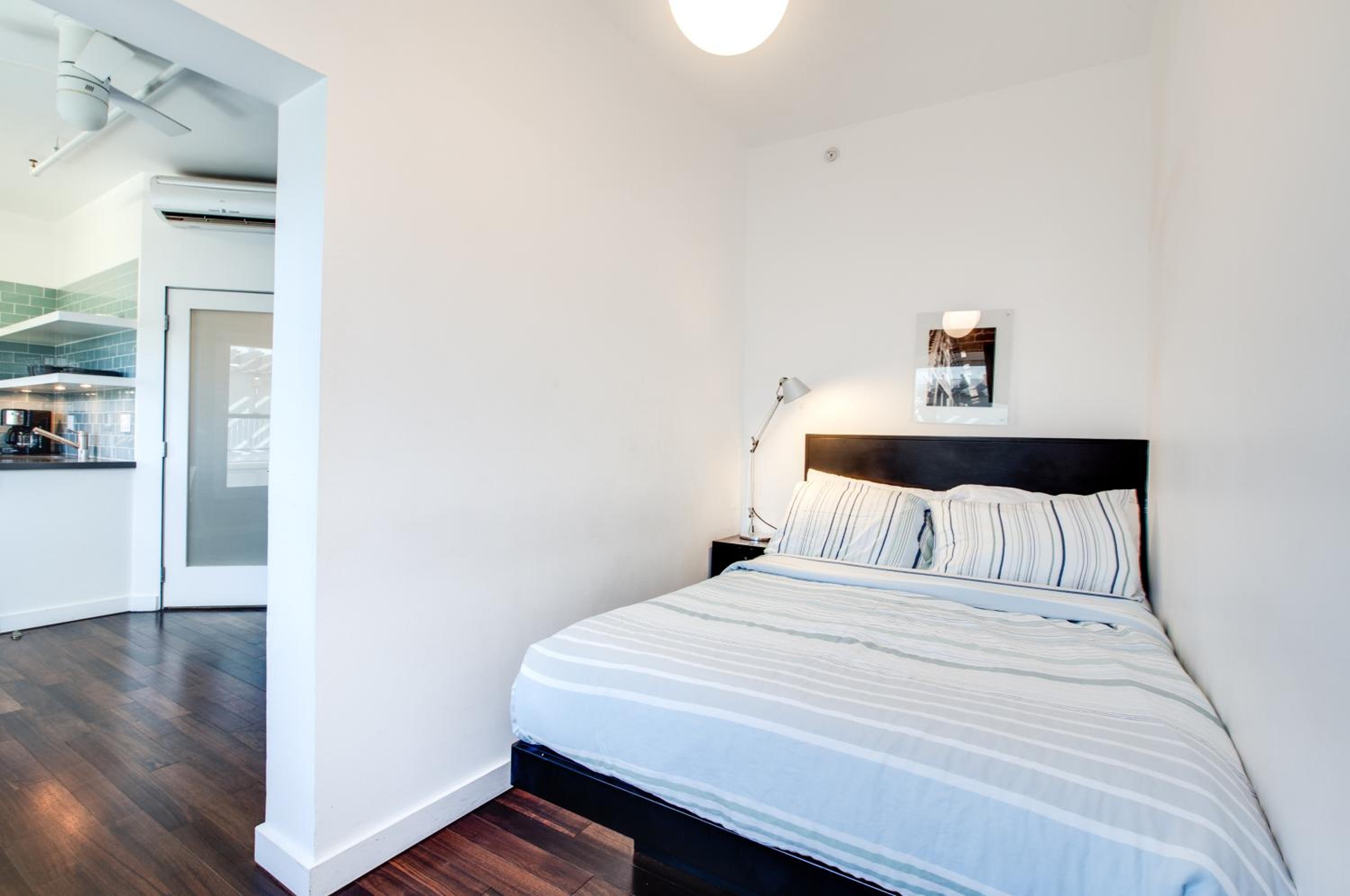 One Bedroom Suite, Street View