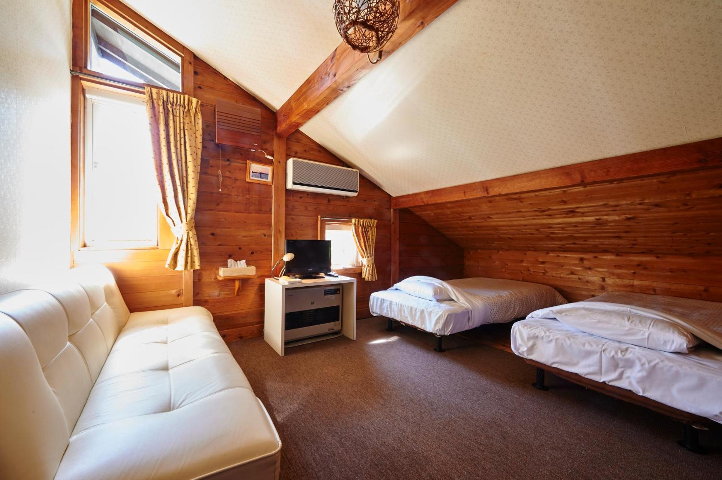 Economy Quadruple Room photo 1