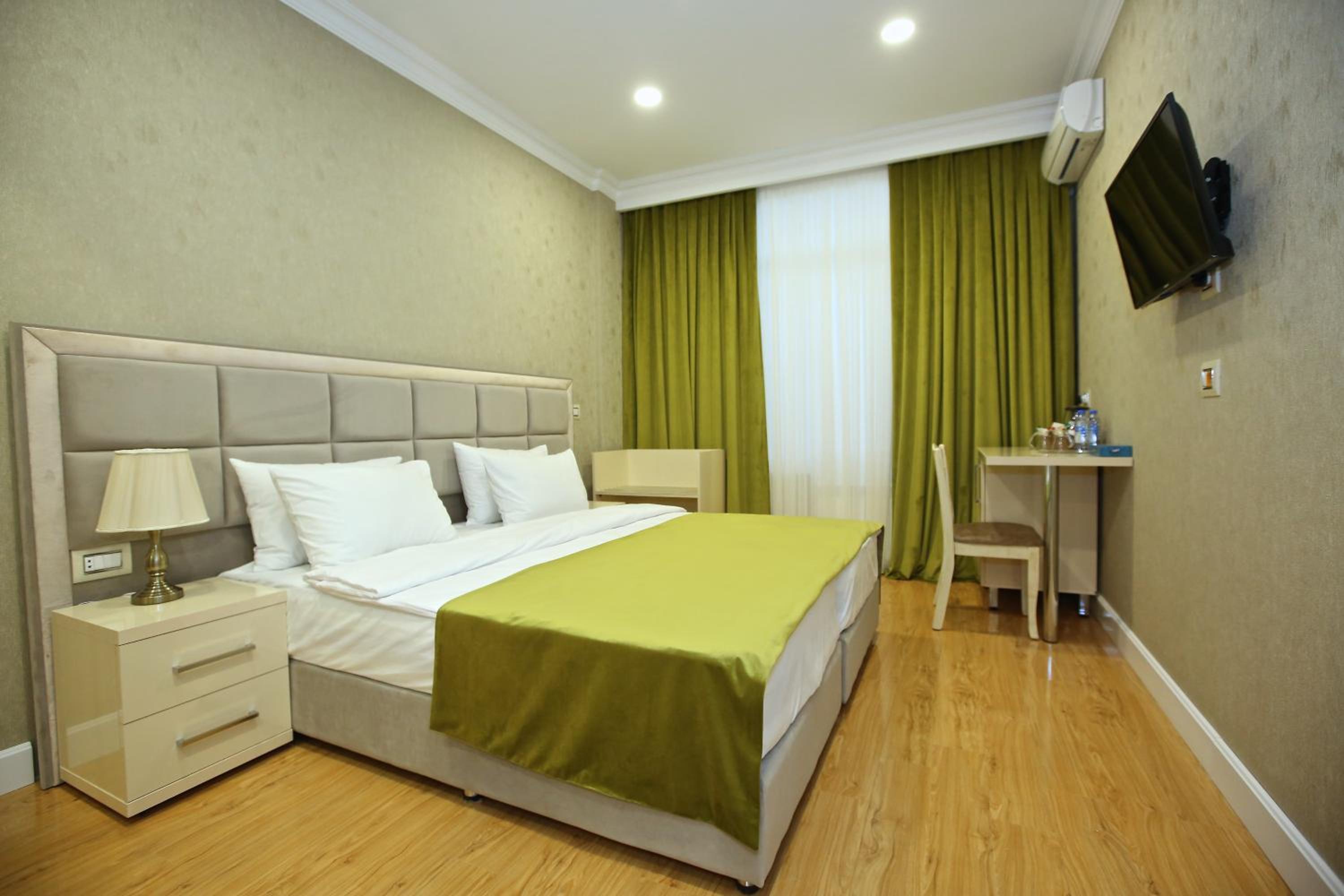 Budget Double Room photo 2