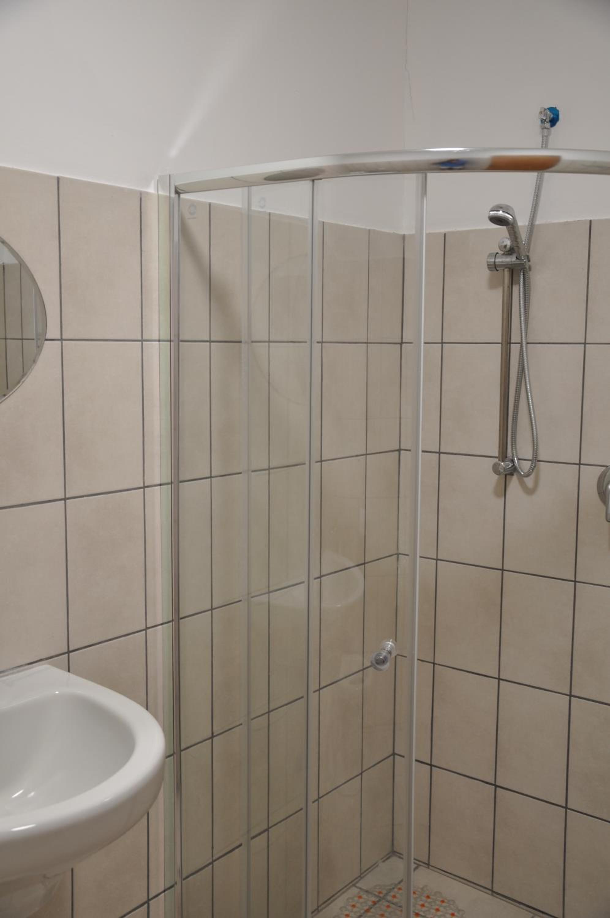 Luxury Twin Room - Photo 16