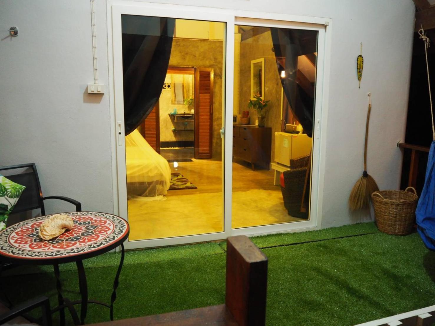 Deluxe Bungalow with Garden View photo 2