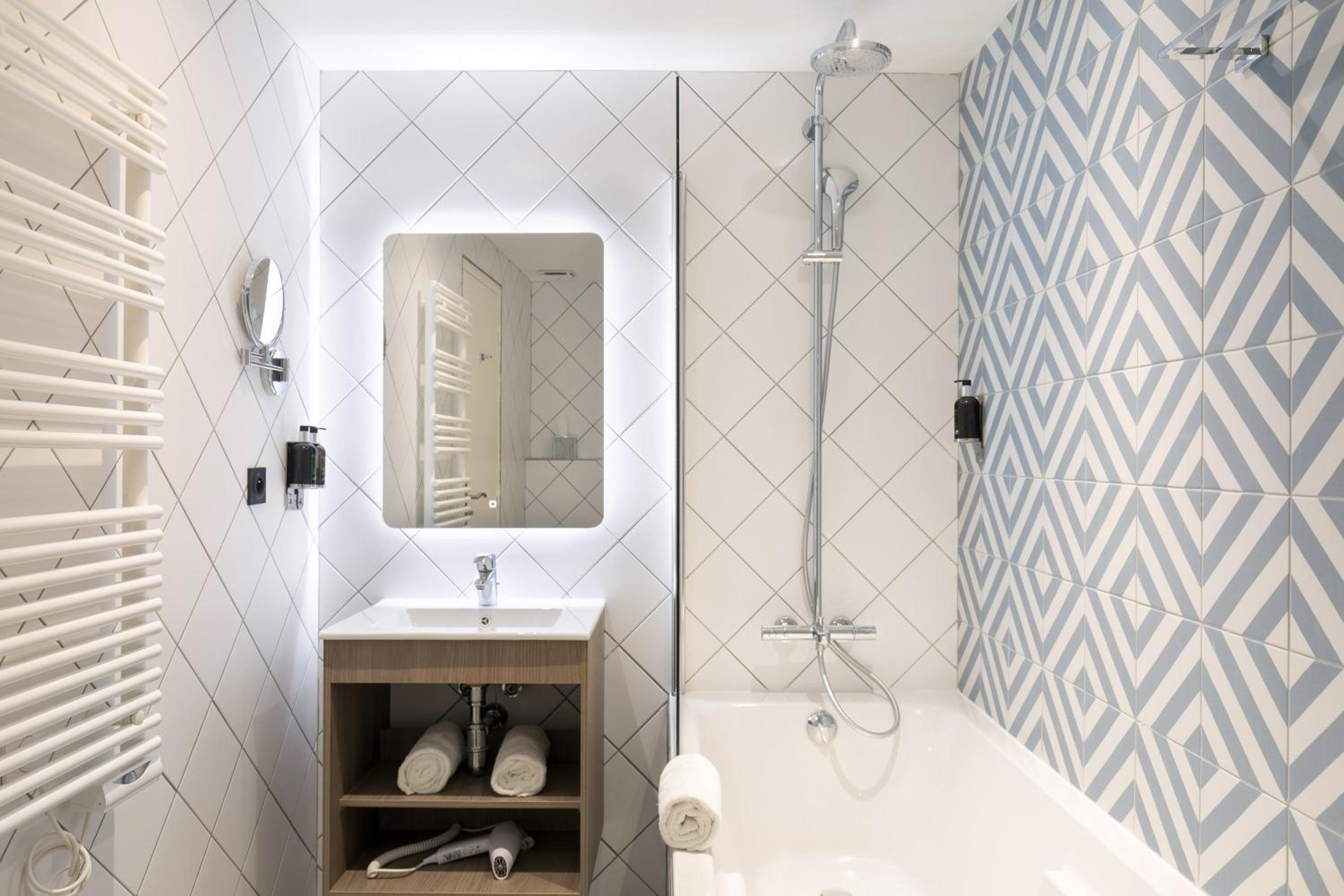 Junior Suite with Terrace thumbnail 6