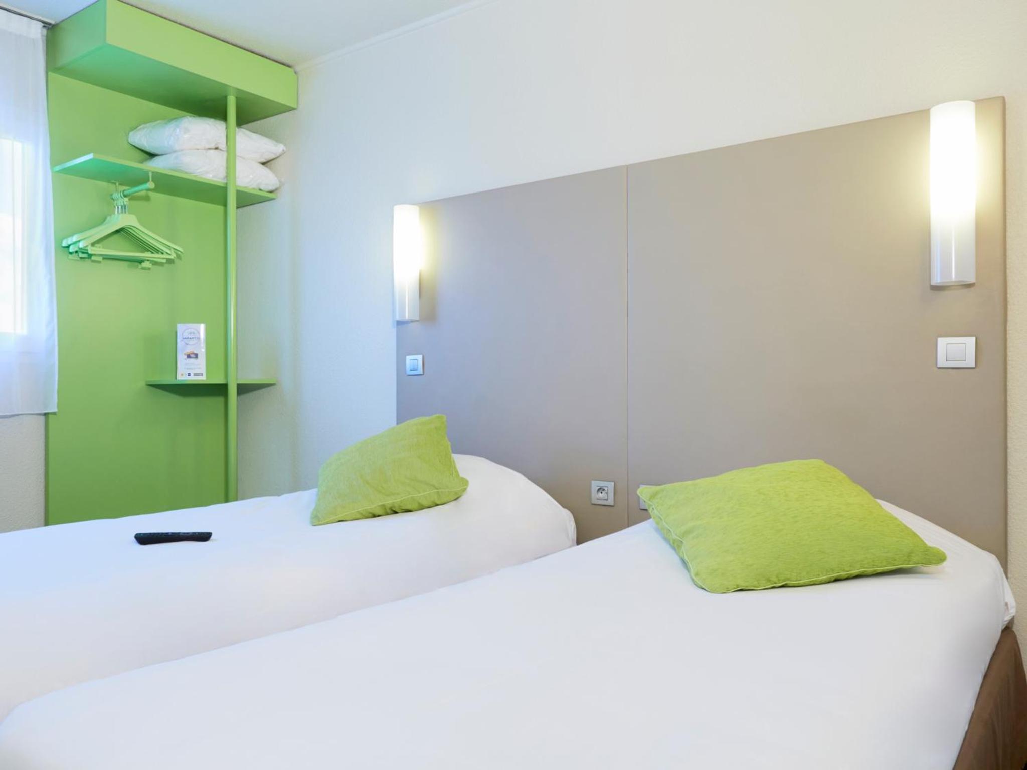 Standard Twin Room - Photo 2