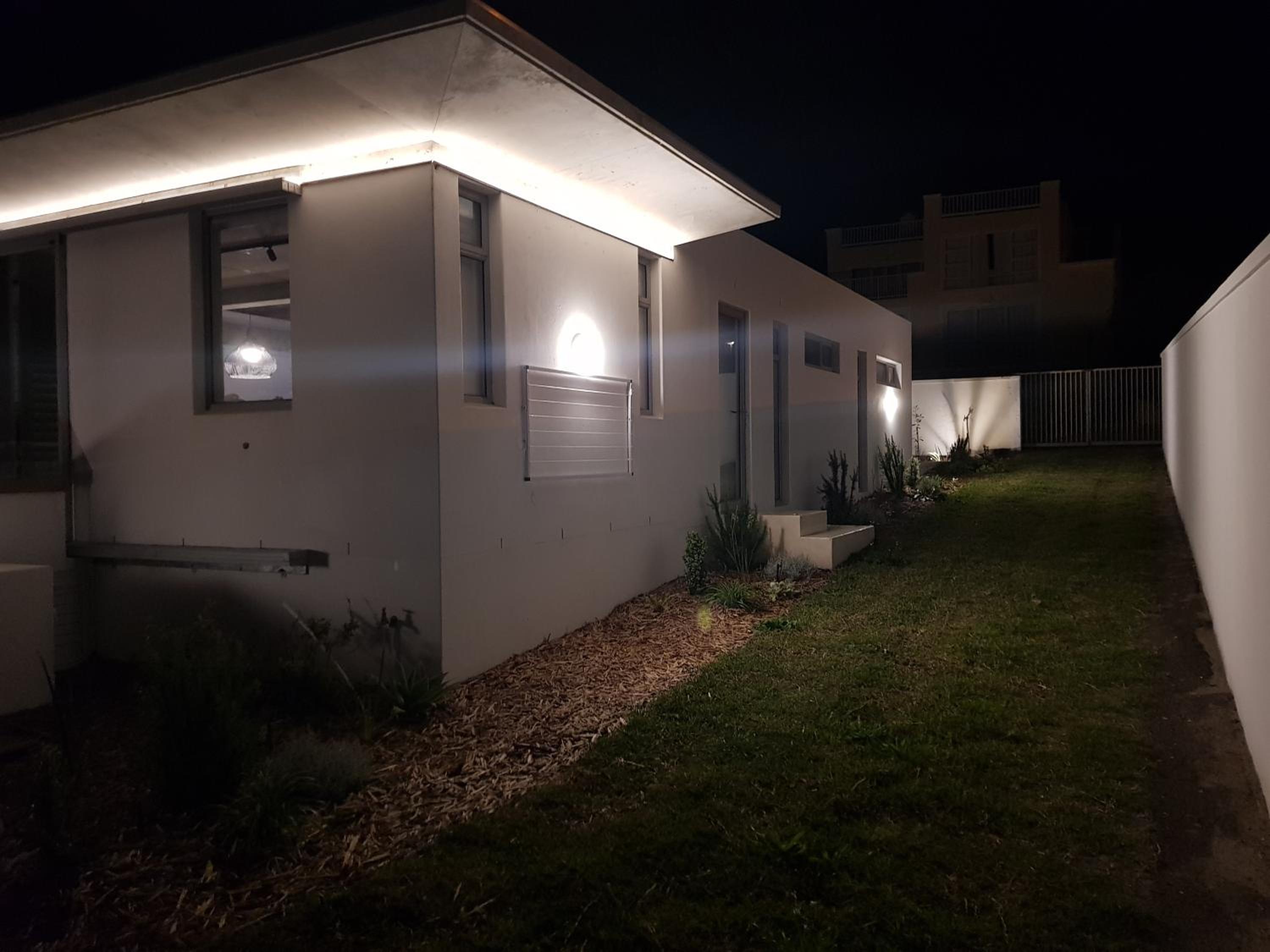 Two-Bedroom House - Photo 30