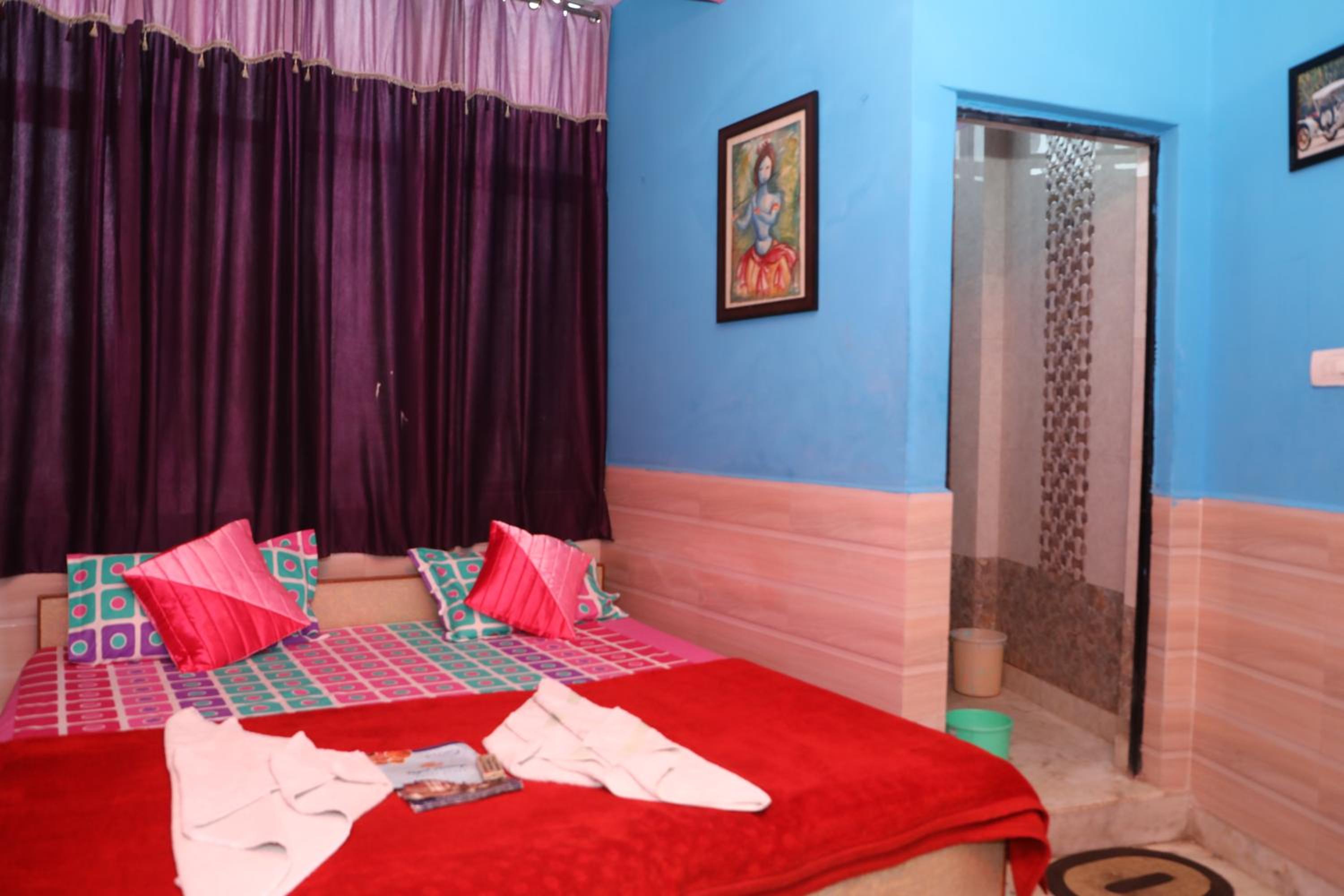 Standard Double Room with Fan - Photo 5