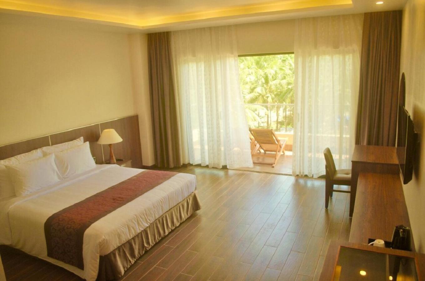 Superior Double Room with Balcony