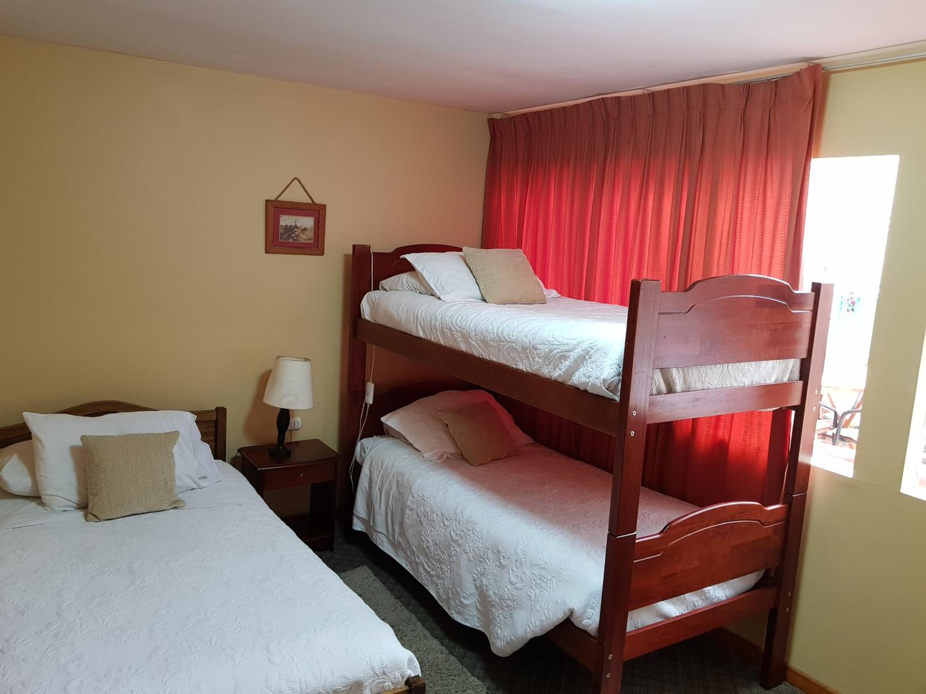 Basic Triple Room with Shared Bathroom photo 2