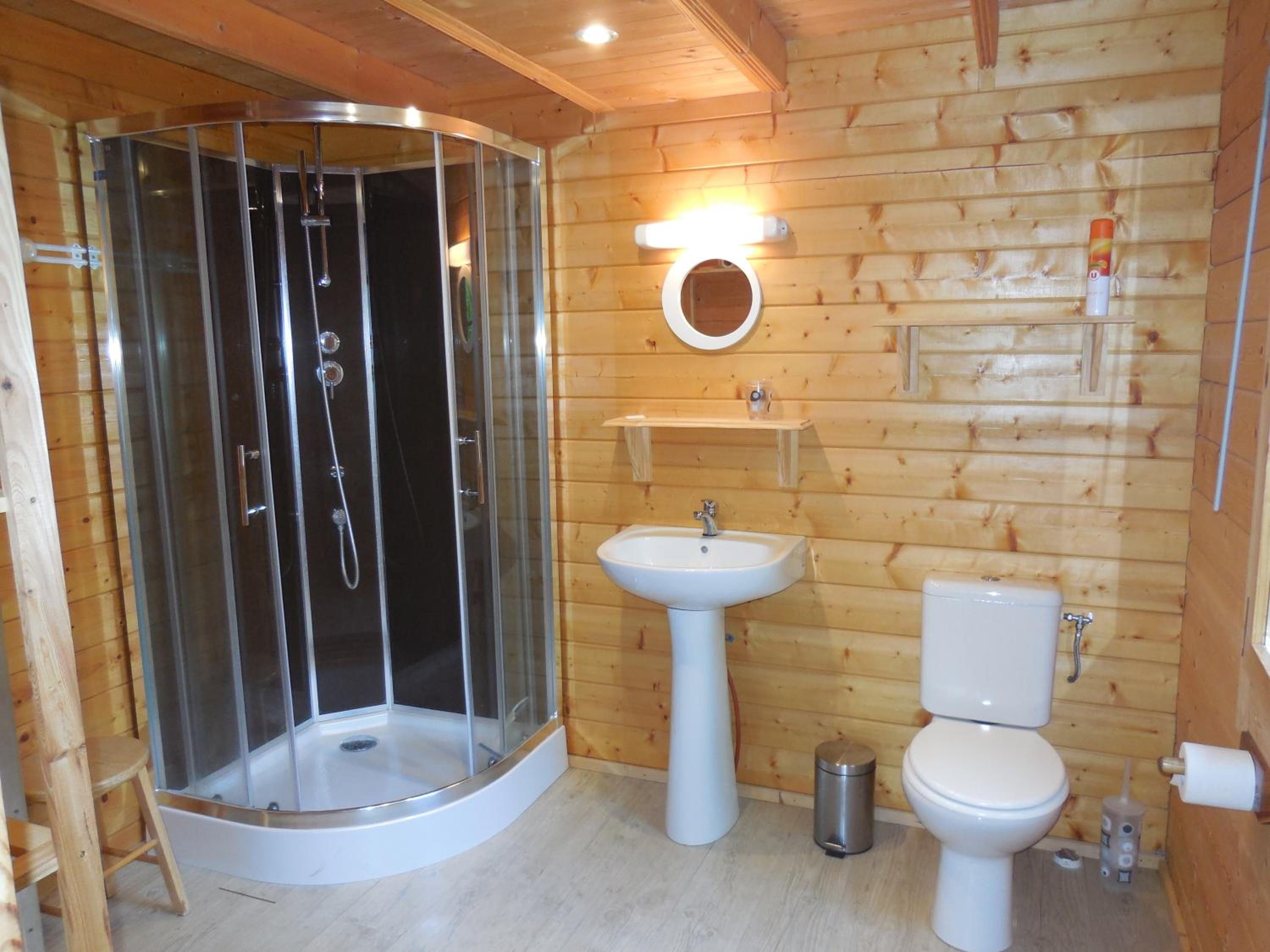One-Bedroom House - Photo 3