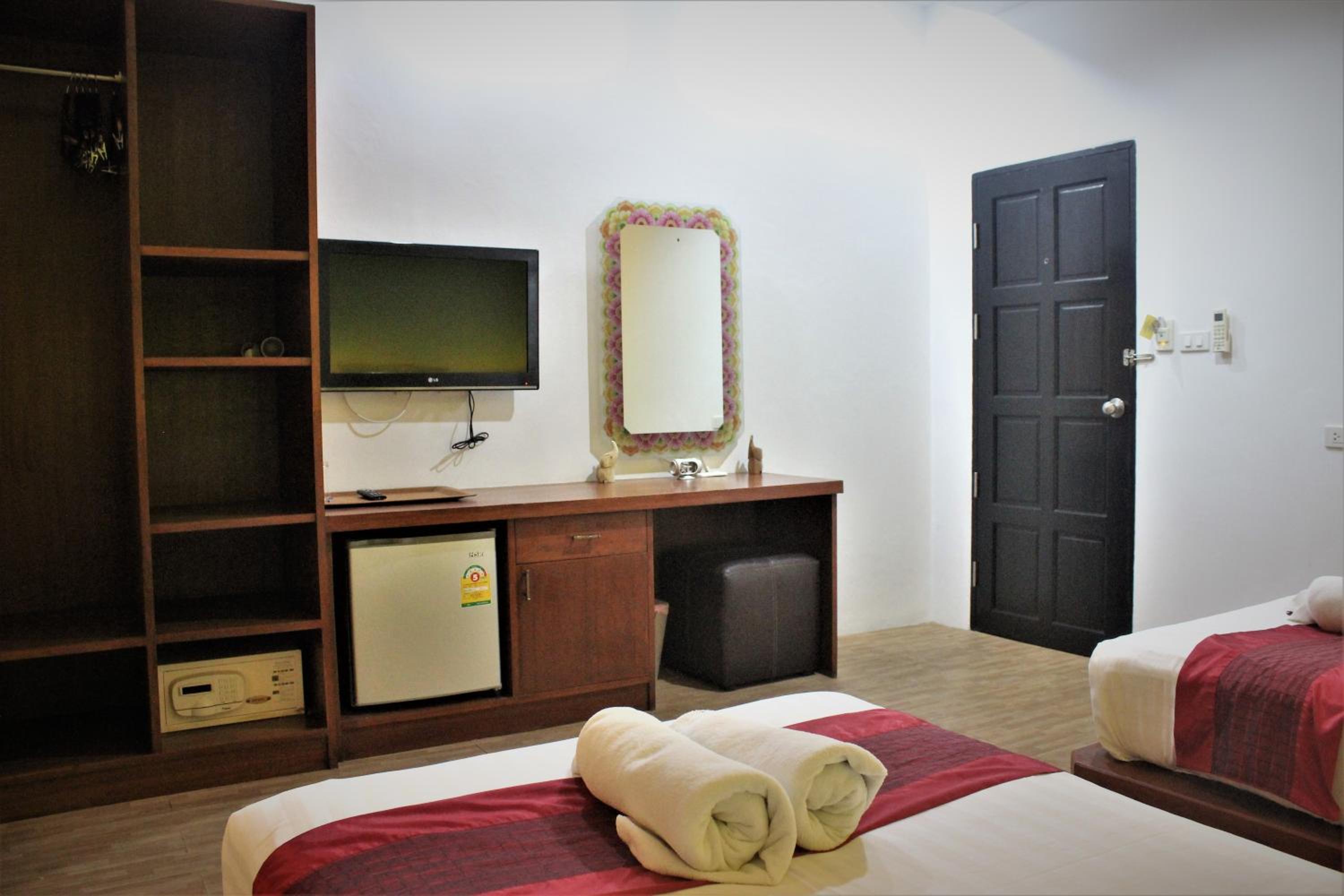 Deluxe Twin Room photo 3