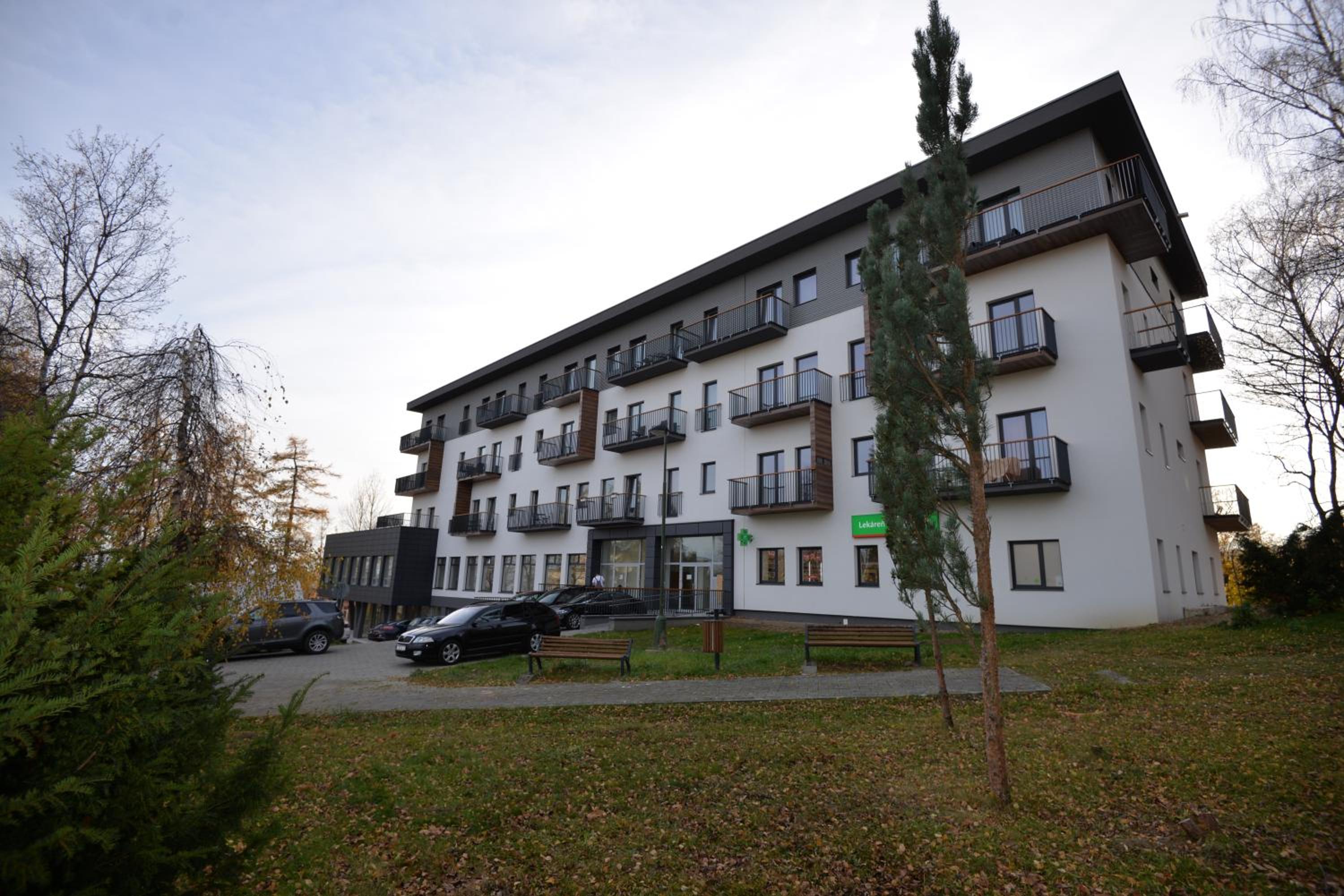 Apartment with Mountain View - Photo 12