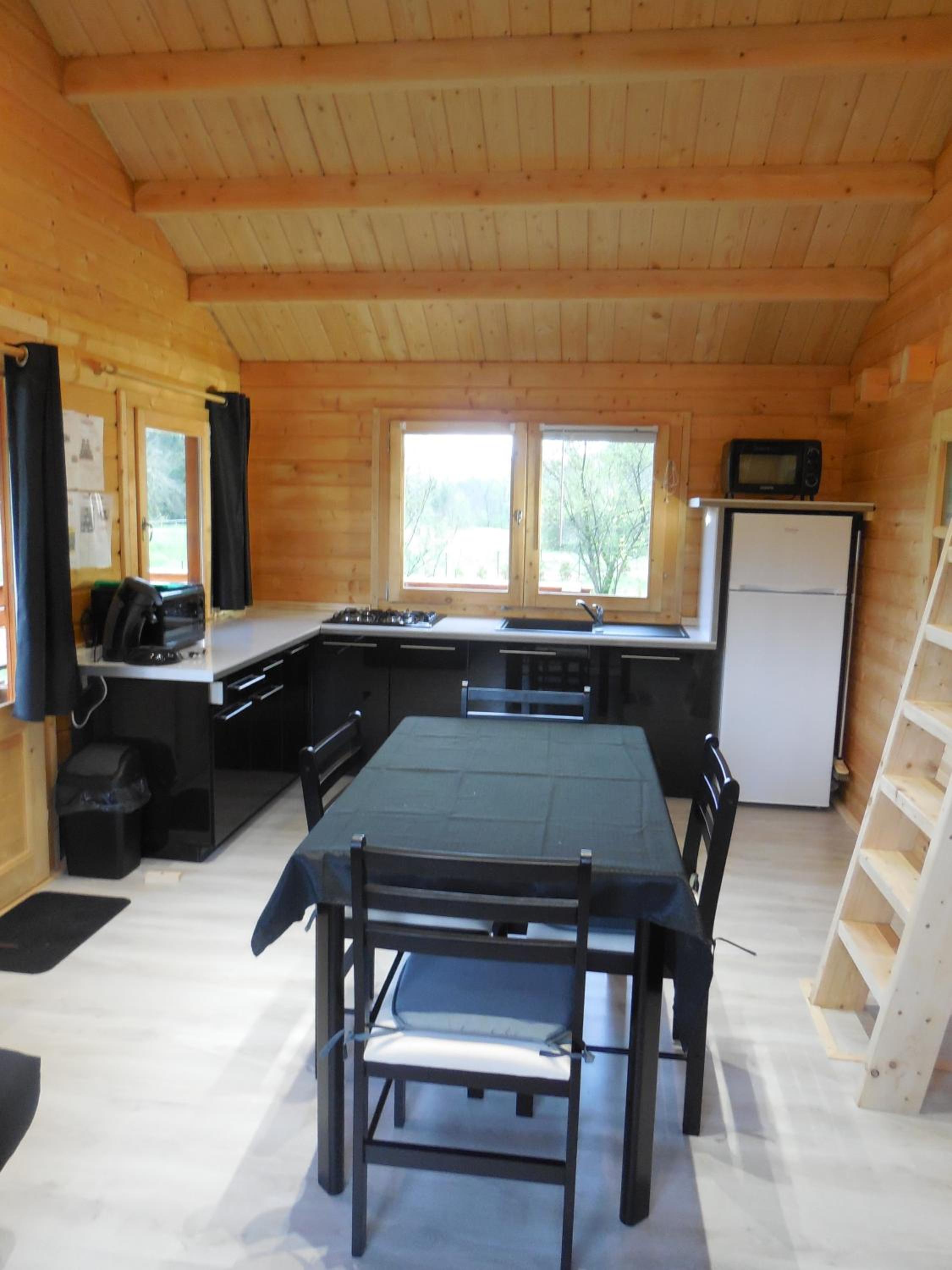 One-Bedroom House - Photo 11