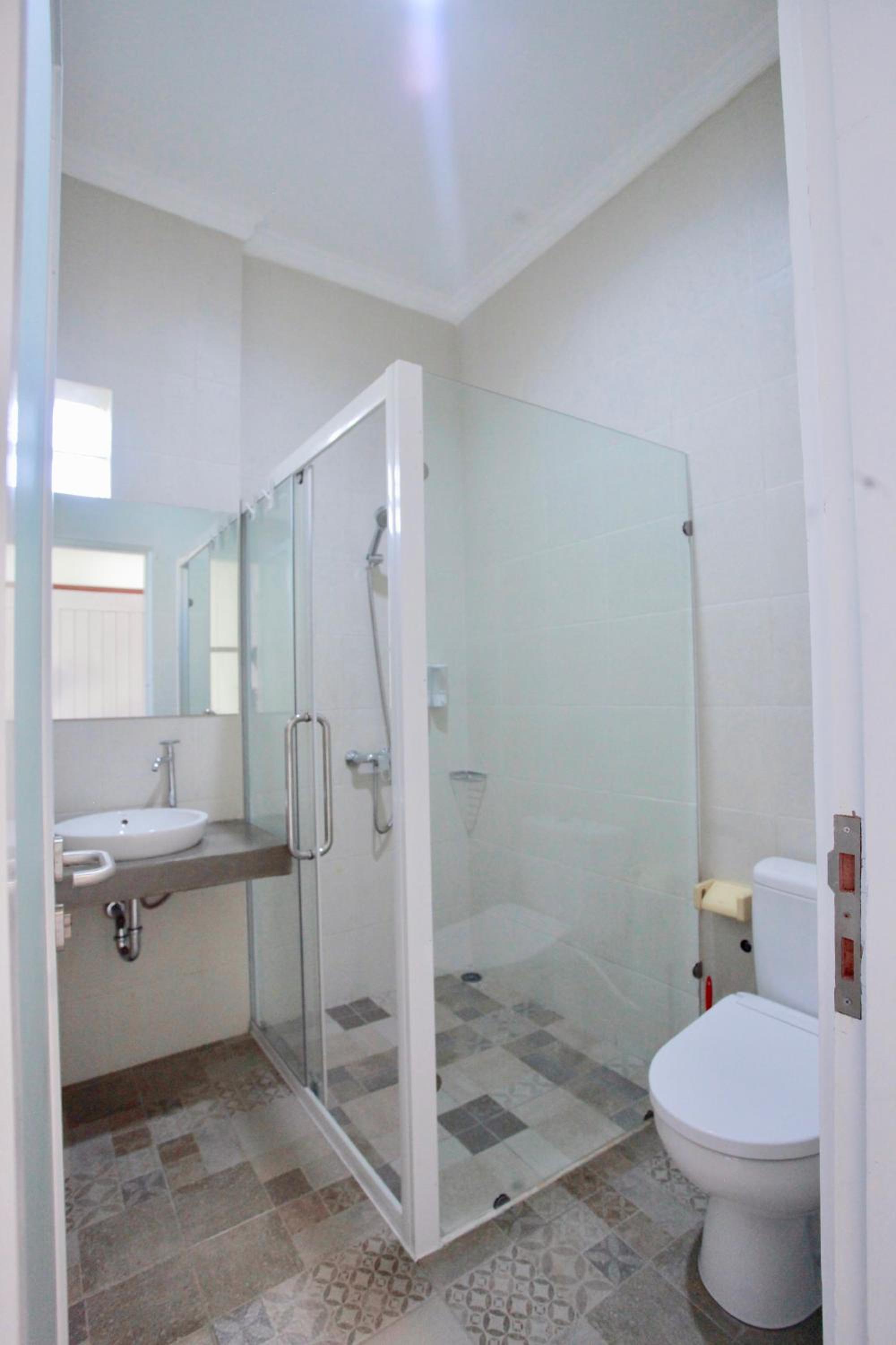 Double Room with Private Bathroom - Photo 6