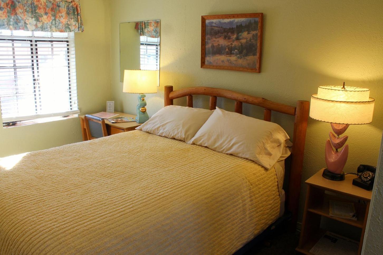 Queen Room photo 1