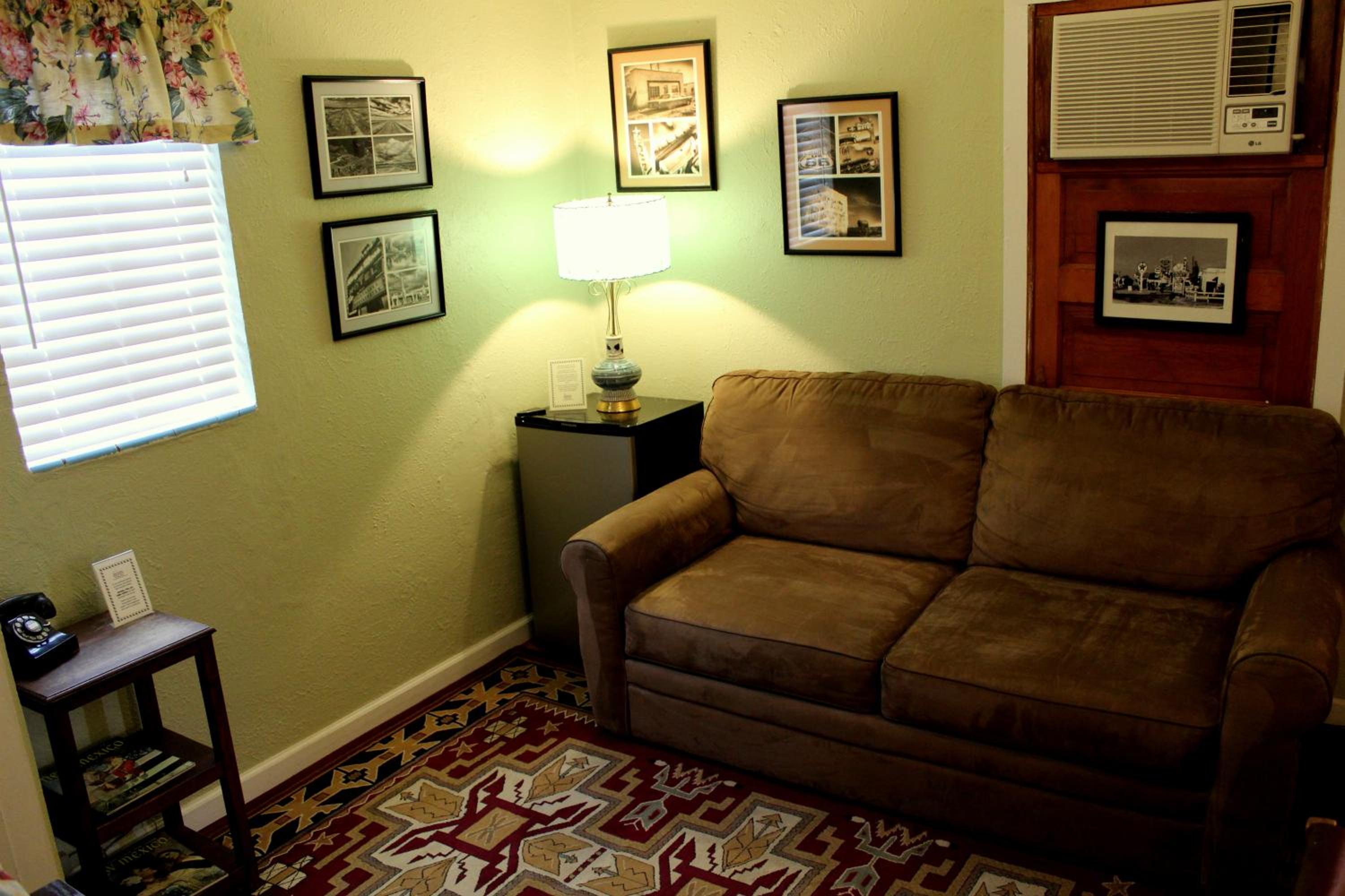 Deluxe Queen Suite photo 1
