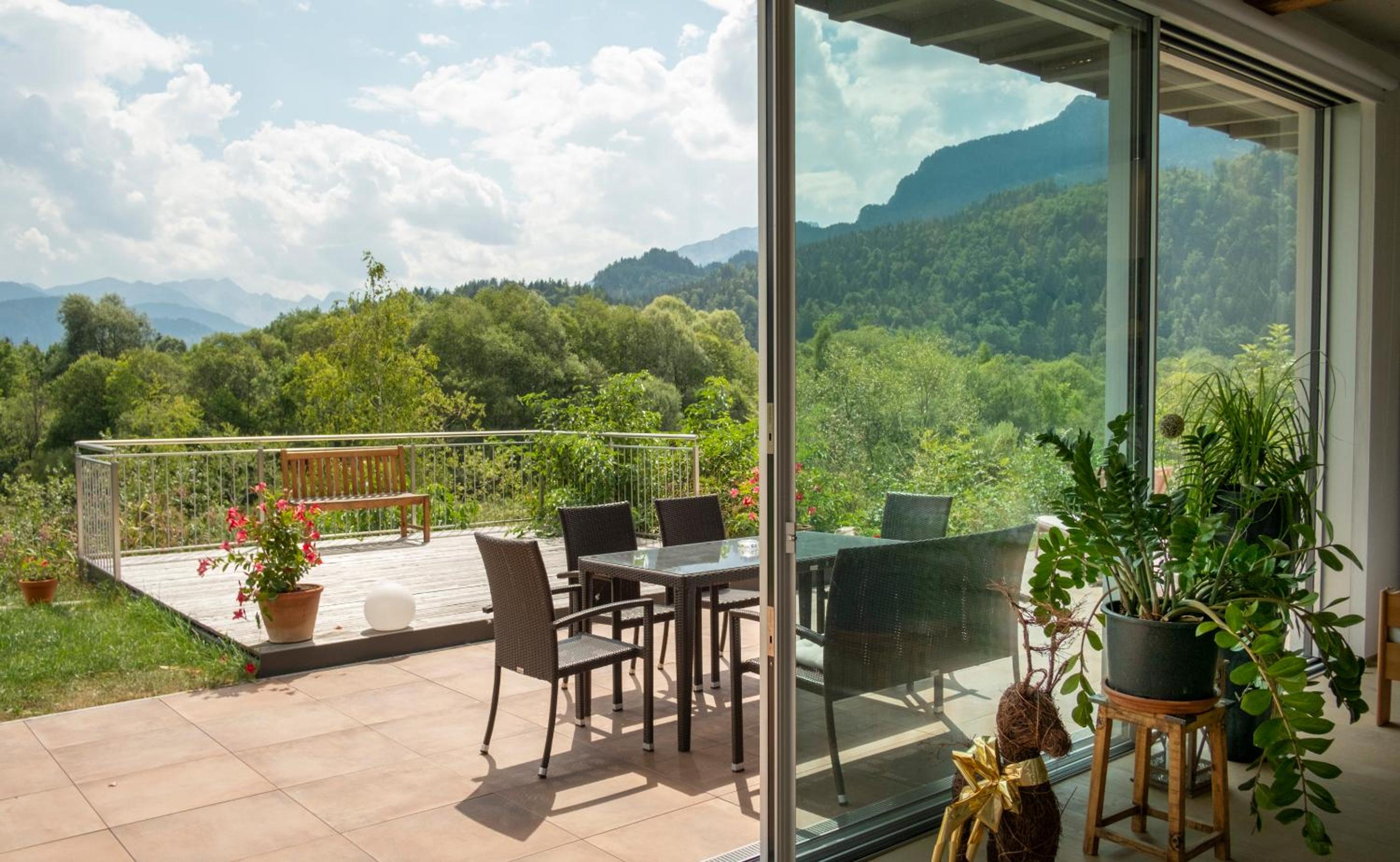 Apartment with Lake View - Photo 24