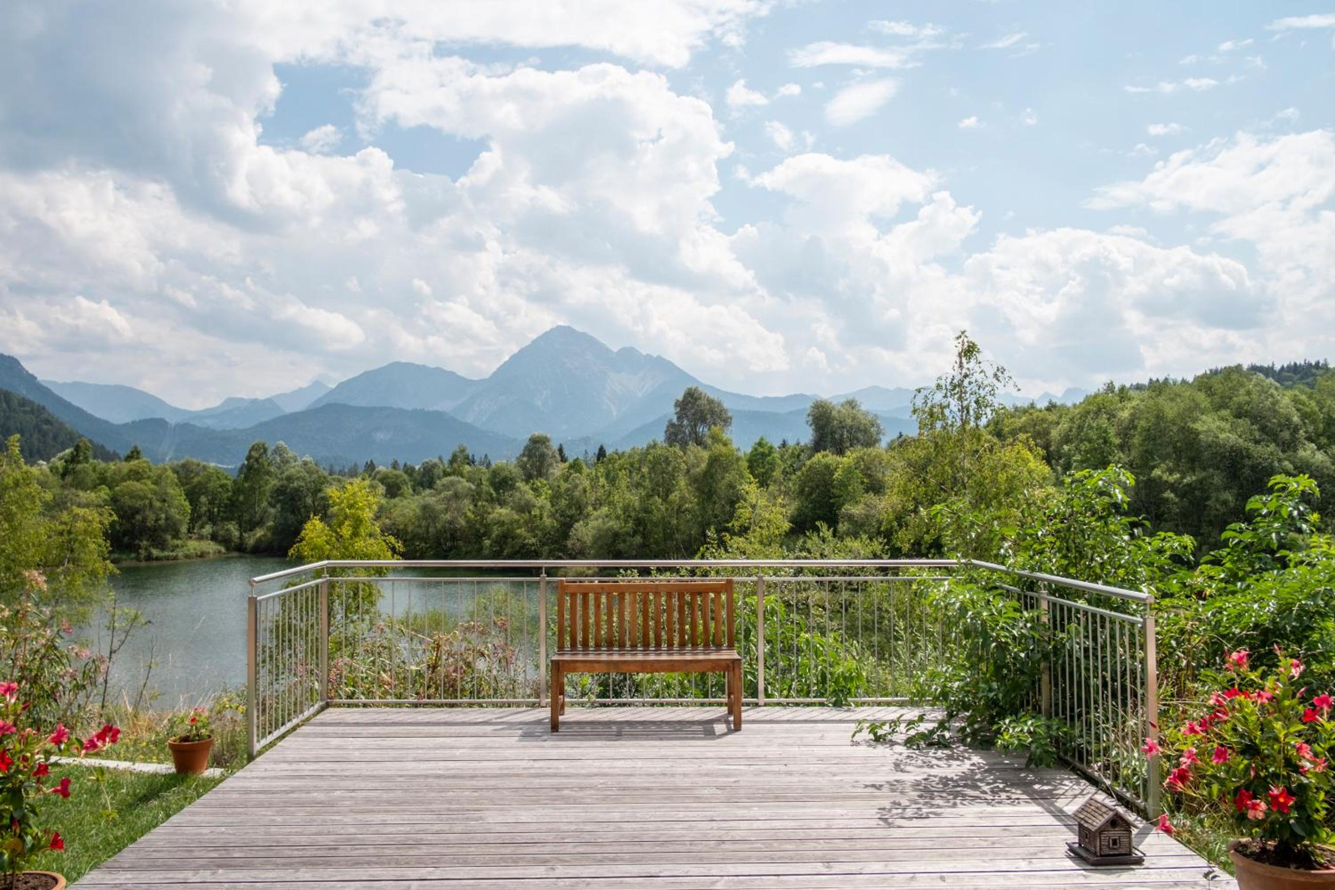 Apartment with Lake View - Photo 25