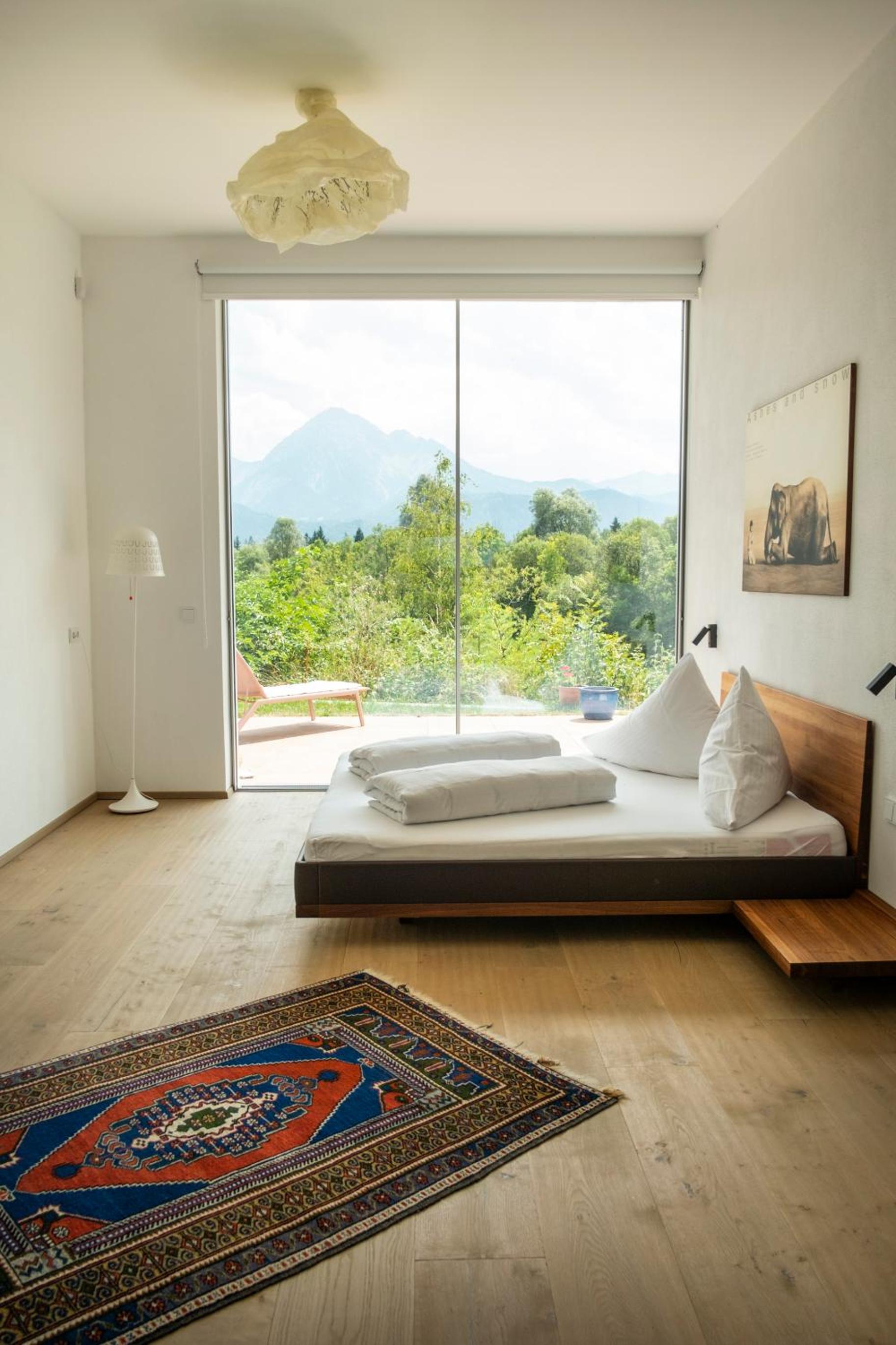 Apartment with Lake View - Photo 13