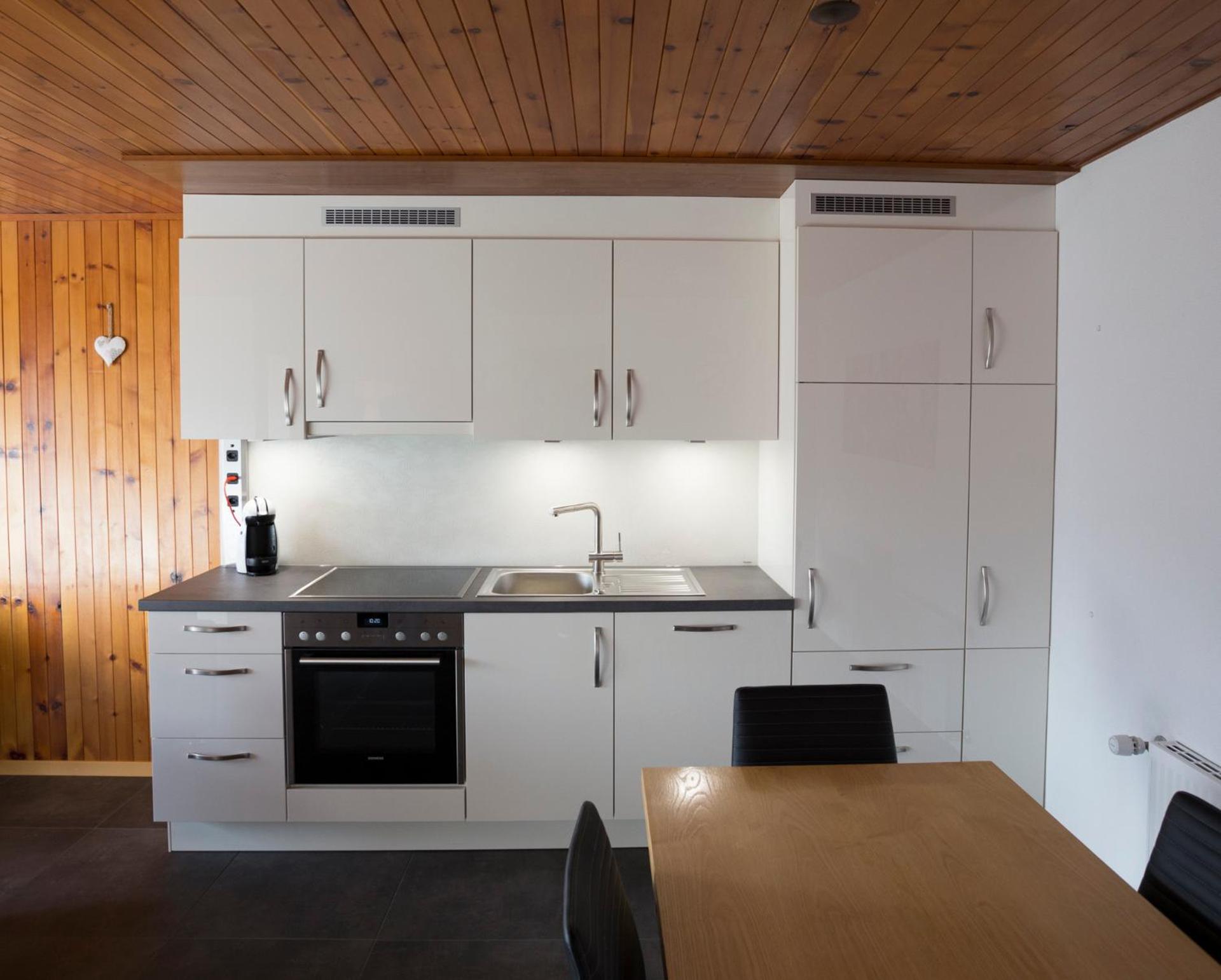 Apartment with Mountain View photo 2