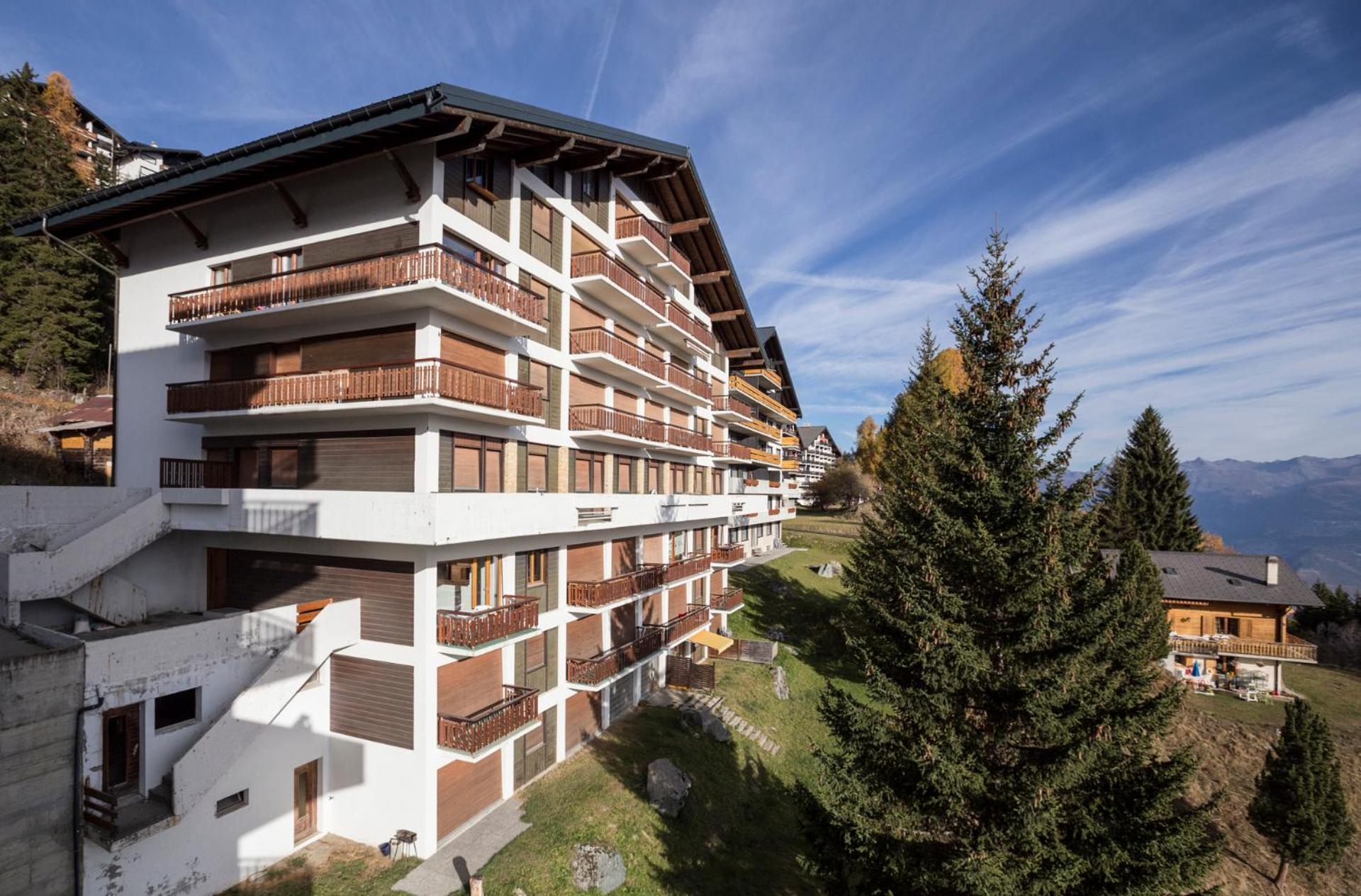 Apartment with Mountain View photo 3