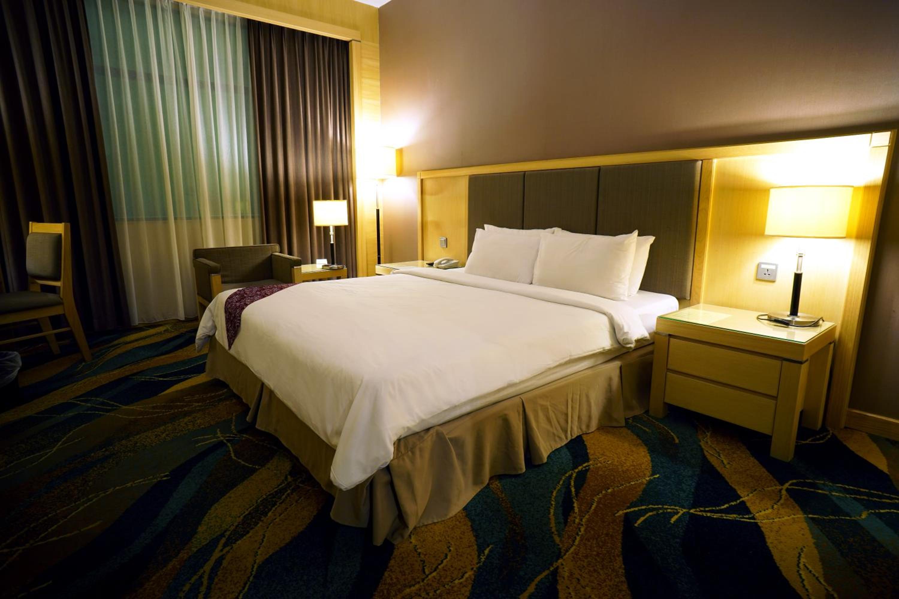Standard King Room - No Outside View