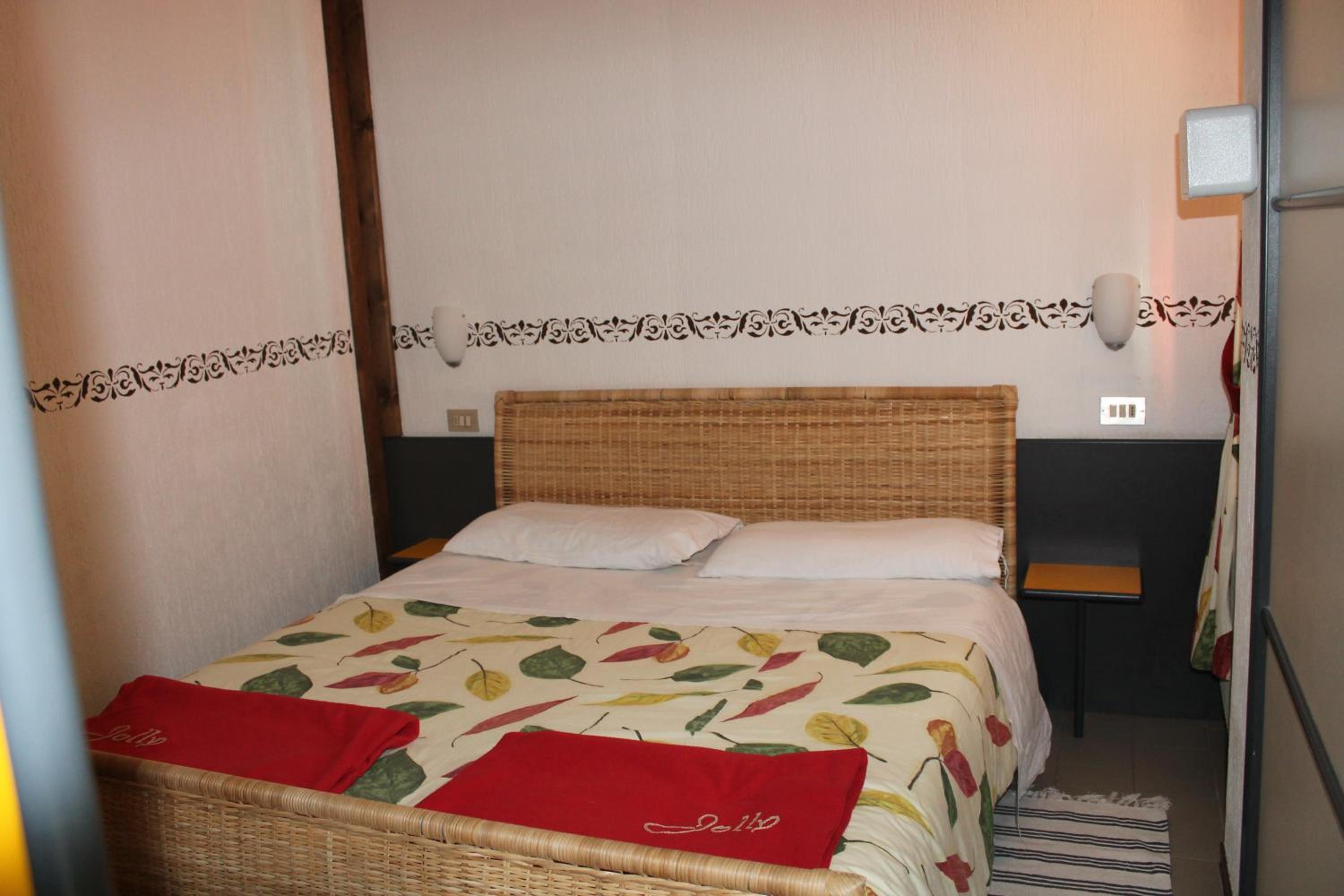 One-Bedroom Apartment (4 Adults) photo 2