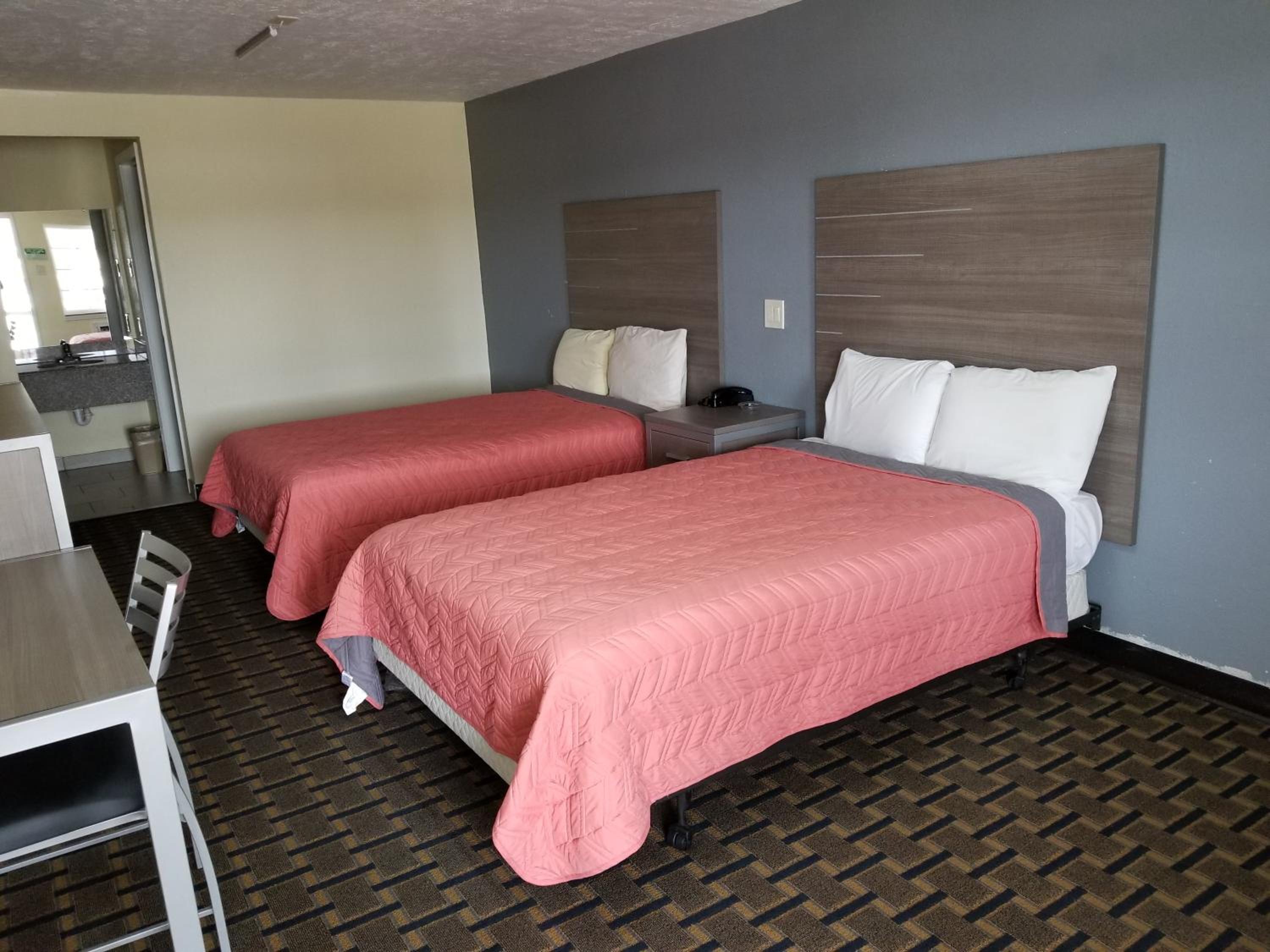 Standard Double Room - Photo 8