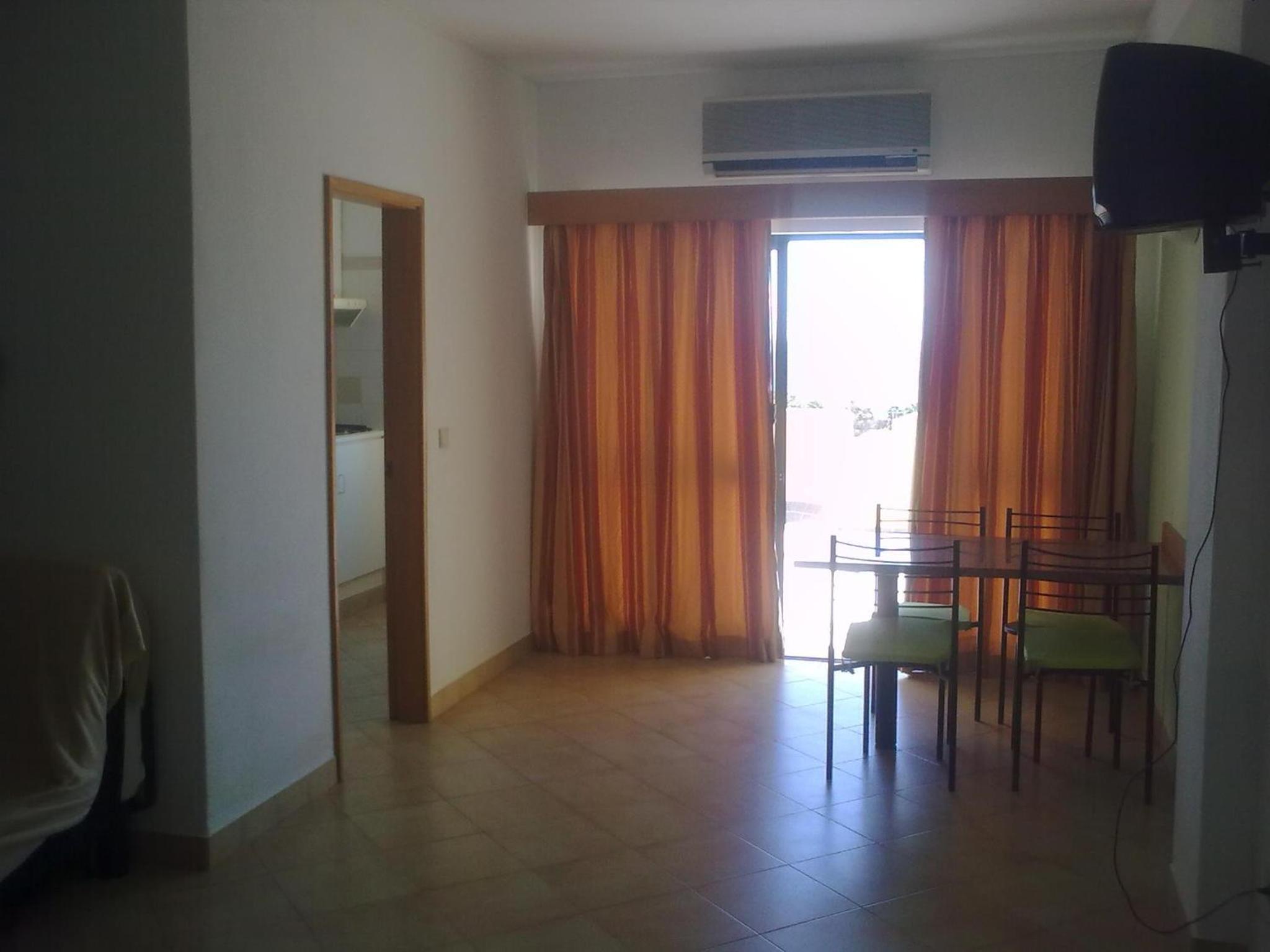 One-Bedroom Apartment with Sea View photo 2
